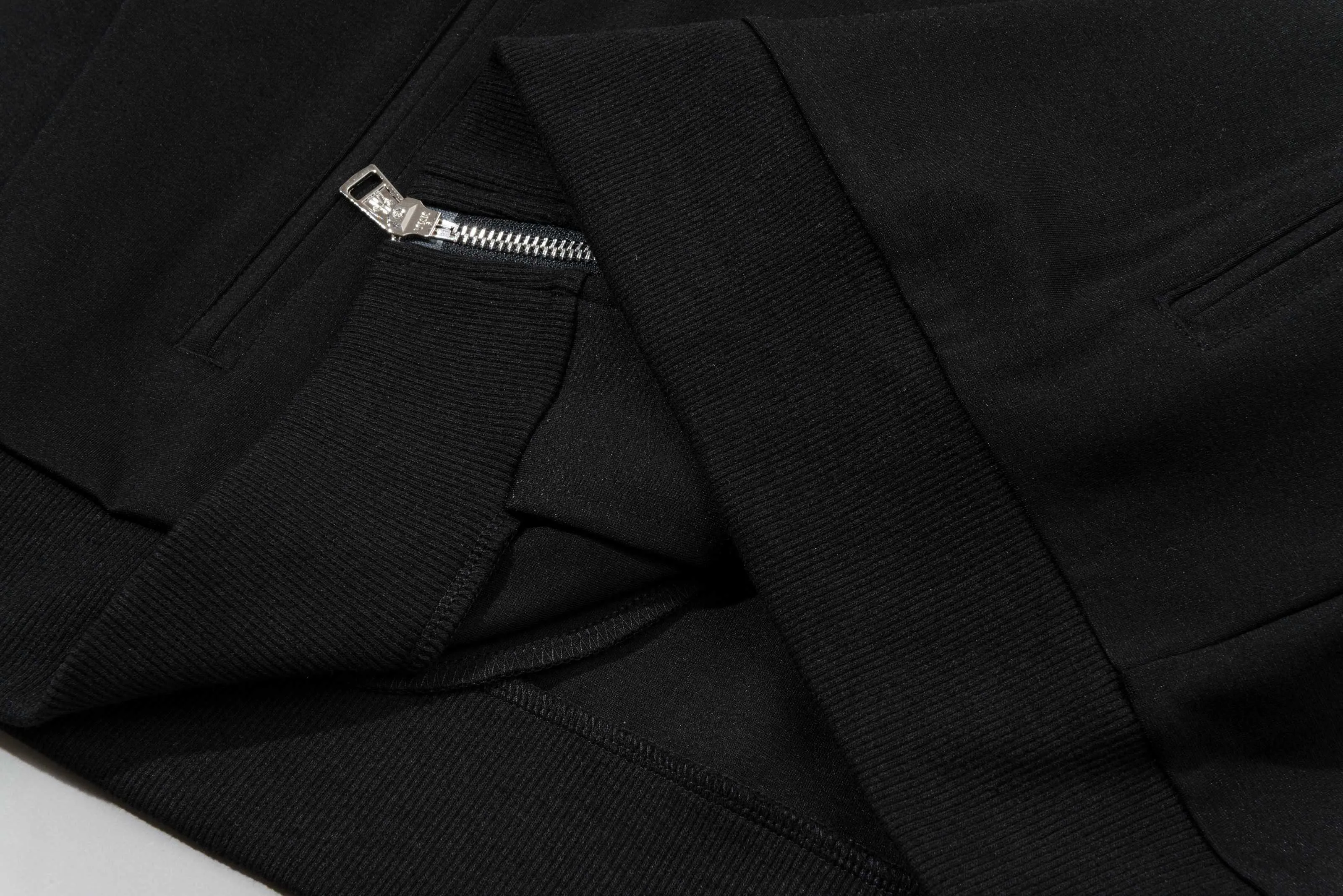 P270 MONCLER/muzzle Customized fabric suit casual sweatpants Simple side webbing splicing technology brand small chapter logo LOGO Official synchronization High version High quality Fashion personality Versatile trend Pure original quality Original fabric Hang tag Collar label Washed wheat Complete three standards Color: Black. Blue. Gray. Size: S-2XL