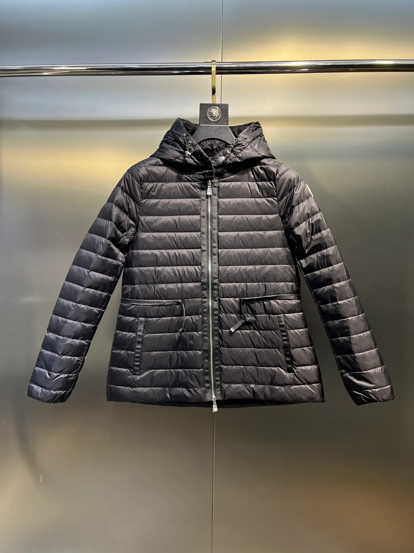 P660 moncler raie 🌟 Lightweight hooded parka down jacket with hanging effect😍 90 national standard large white duck down, 200 grams of down filling, two layers of anti-run velvet gallbladder, exquisite hardware and exquisite workmanship size: 1234