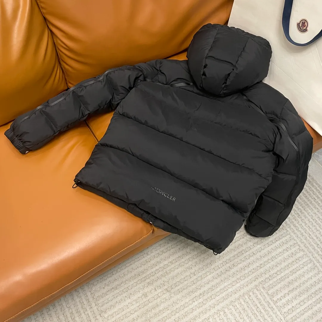 P900 Moncler Meng Mouth Genius Designer Series, 𝐌𝐨𝐧𝐜𝐥 𝐗 𝟏𝟎𝟏𝟕 𝐀𝐋𝐘𝐗 𝟗𝐒𝐌 co-branded down; all celebrities have the same style. A favorite among amateurs, a dark horse among down.