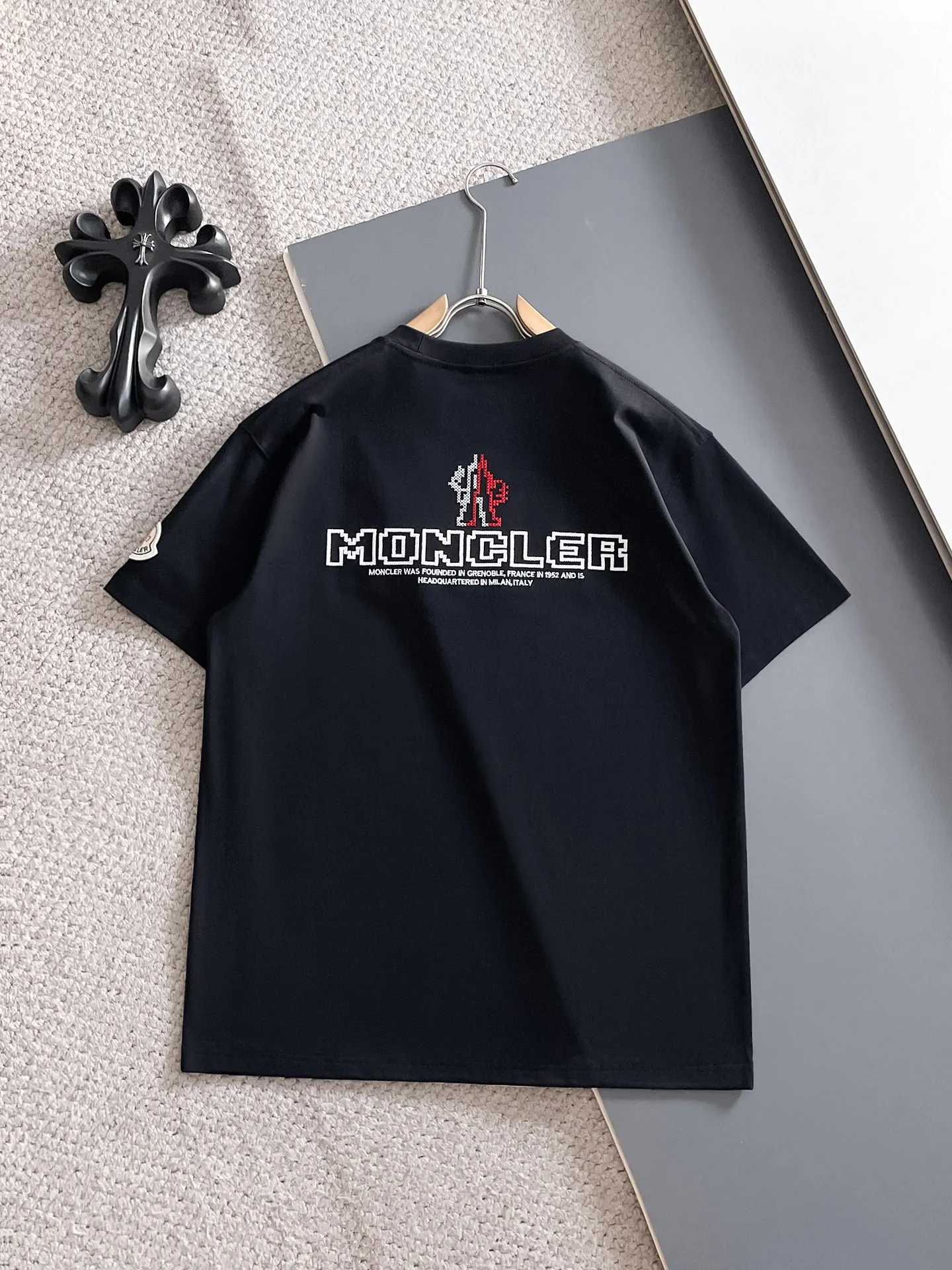 P190 💎MONCLER selects 340 grams of customized fabrics, high weight [top quality], special embroidery technology + customized seal embellishment, same style for men and women. Size: S M L XL XXL Color: Black White