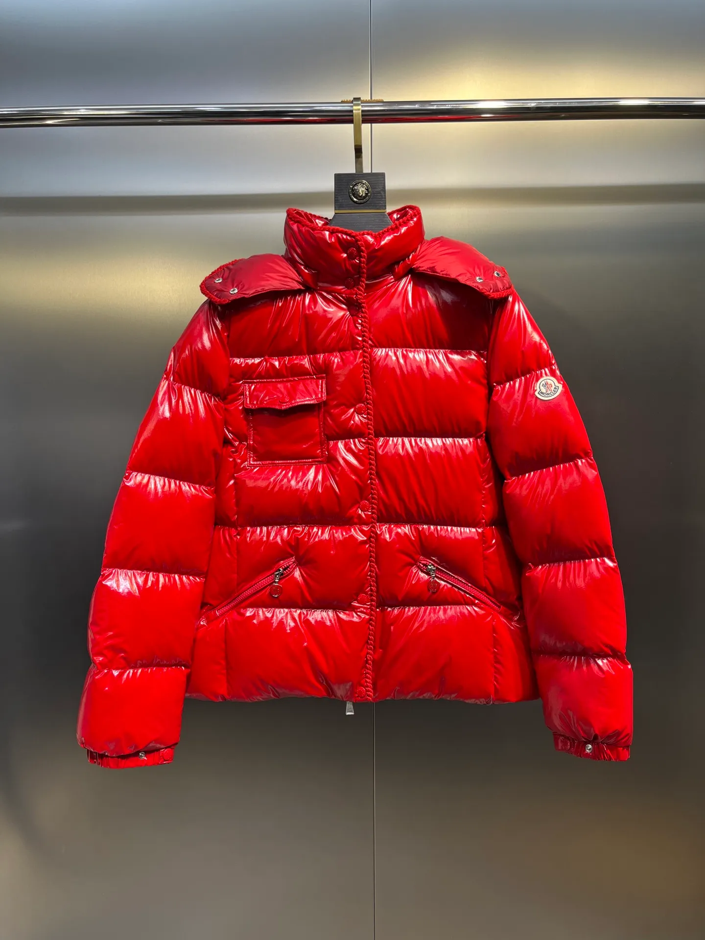 P900 Moncler🌟25 new oil wax leather waist style GLAREIN hooded long-sleeved down jacket for women. Oil wax leather coated new fabric, slim design style, warm and slimming, 90% duck down filling, molded custom hardware. Color: red, white, blue, black Code number: 1234