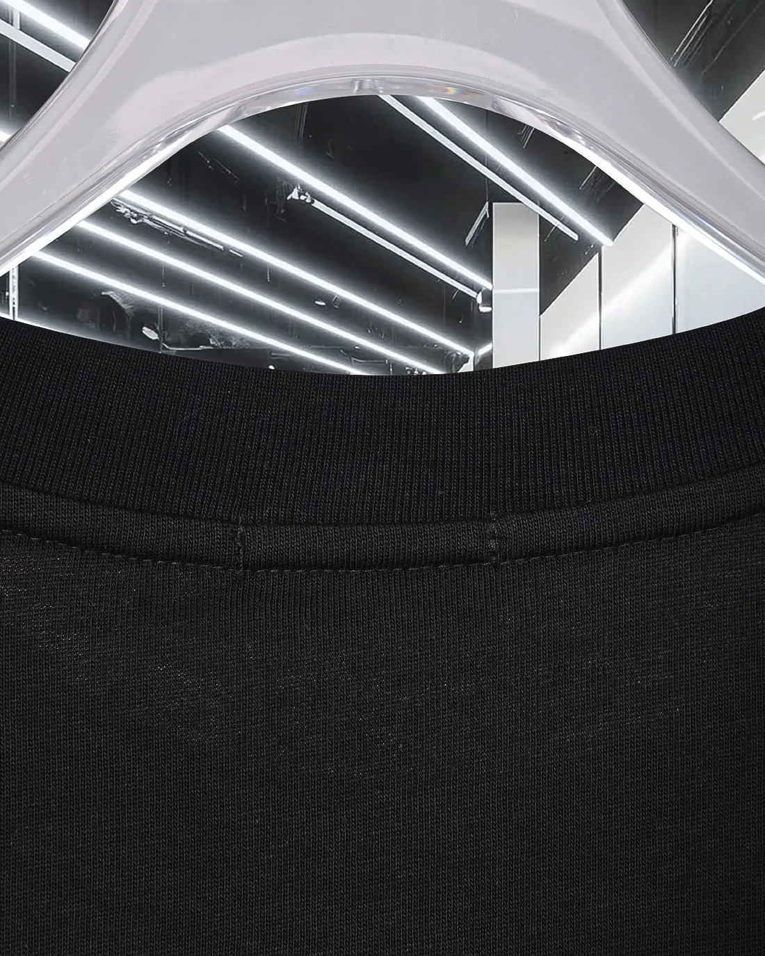 P150 MONCLER/Muzzled 300g pure cotton round neck short-sleeved T-shirt Brand classic Hot diamond Letter LOGO embossed process 2025ss official synchronization High version High quality Fashionable personality Versatile trend Pure original quality Original fabric Hang tag Collar label Washed wheat Complete three standards Color: Black. White. Size: S M L XL XXL