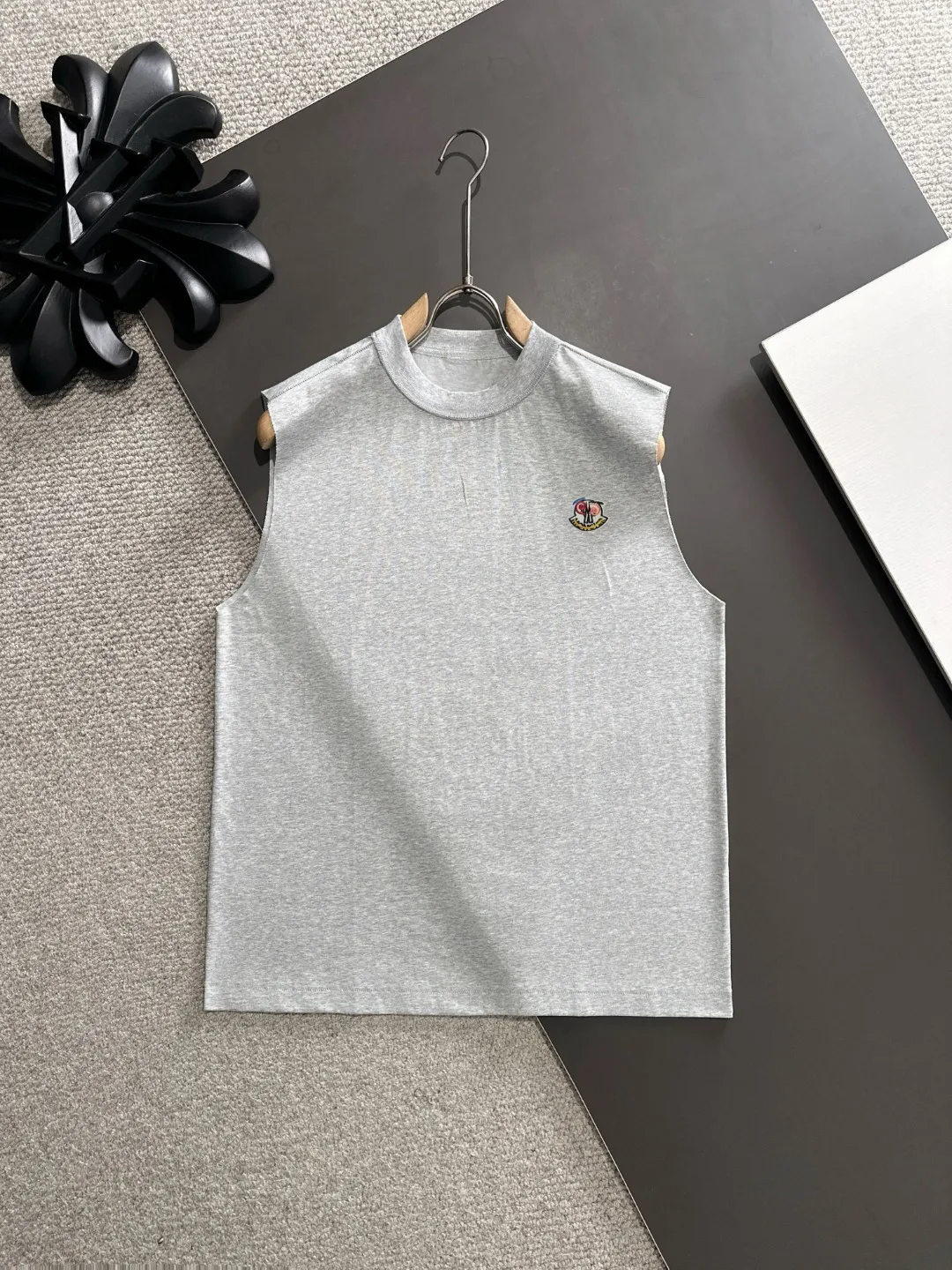 Next day shipping P460 MONCLER/Mongolian high quality 2025 spring and summer new casual heavy industry suit exclusively developed by yb! High quality production! Imported custom-made fabrics for foreign orders, with high breathability and comfort, impeccable details, brand element design concept, delicate and soft feel! It presents a casual cut and the upper body shape is great! On sale simultaneously on the official website! From a high-end men's positioning brand, the low-key luxury taste is irresistible! Exquisite workmanship and impeccable quality! The overall style is simple, fashionable and timeless, fully meeting the requirements of stylish and tasteful dressing! Size: S-XXL