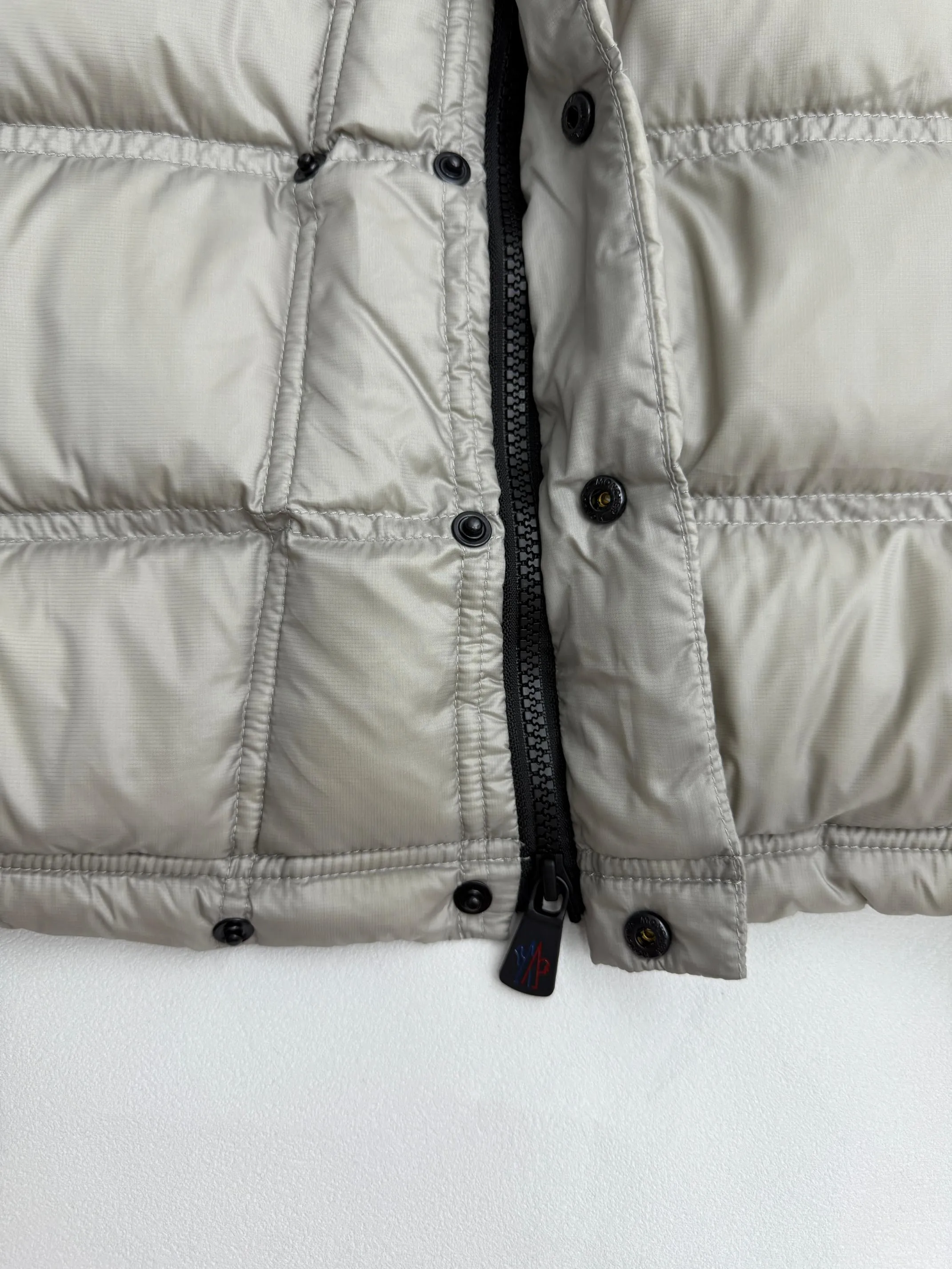 P730 Moncler Mouth Grenoble Nantu Series Down Vest 1/2/3/4
