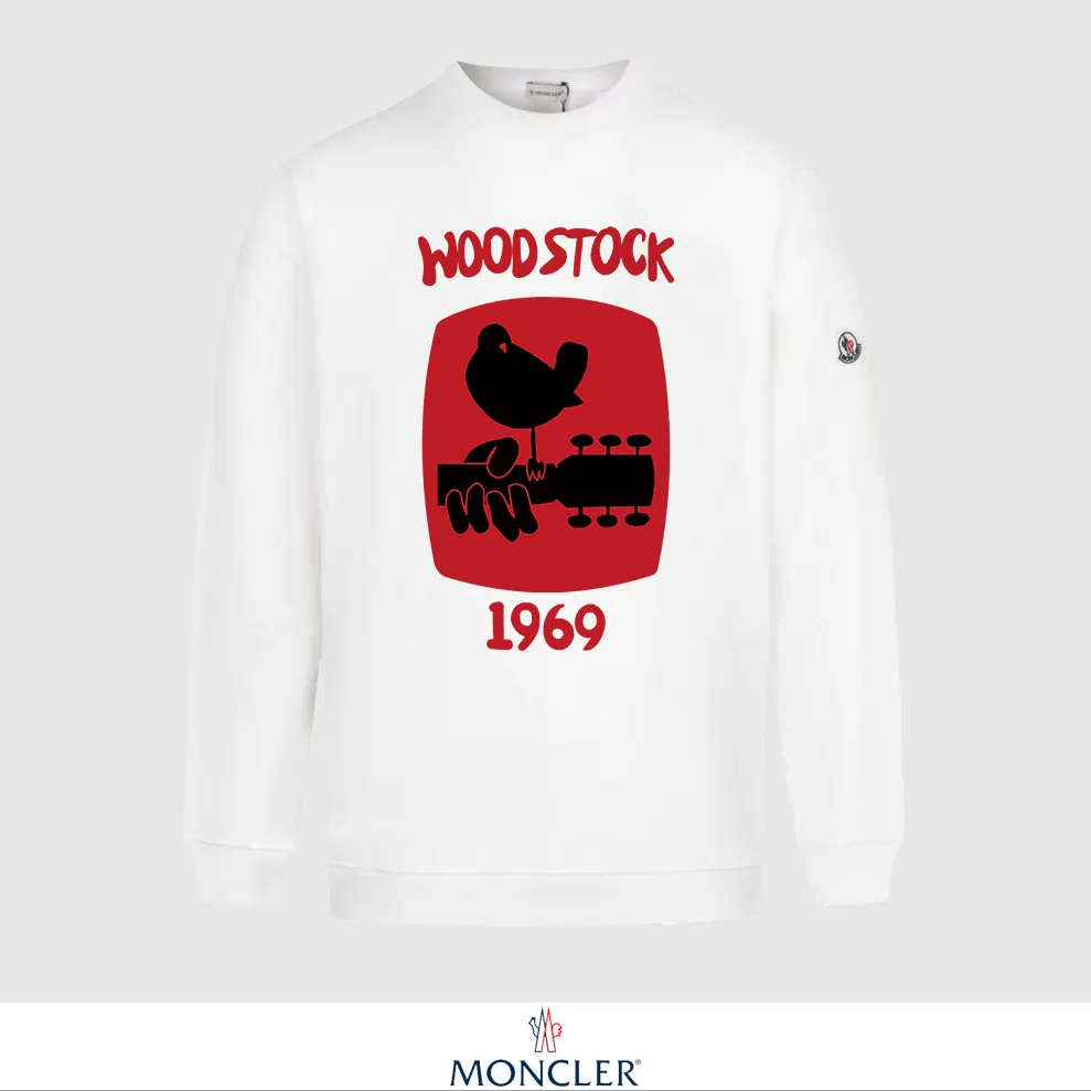 P240 Recommend the most popular Moncler masked 380g printed terry crew neck sweatshirt. Breathable pure cotton fabric. The texture is very soft and comfortable. No shrinkage, no deformation, no pilling). Original customized accessories. Collar label. Wash mark. Hang tag. Packaging (perfect details). Color: White. Black. Size: XS S M L.