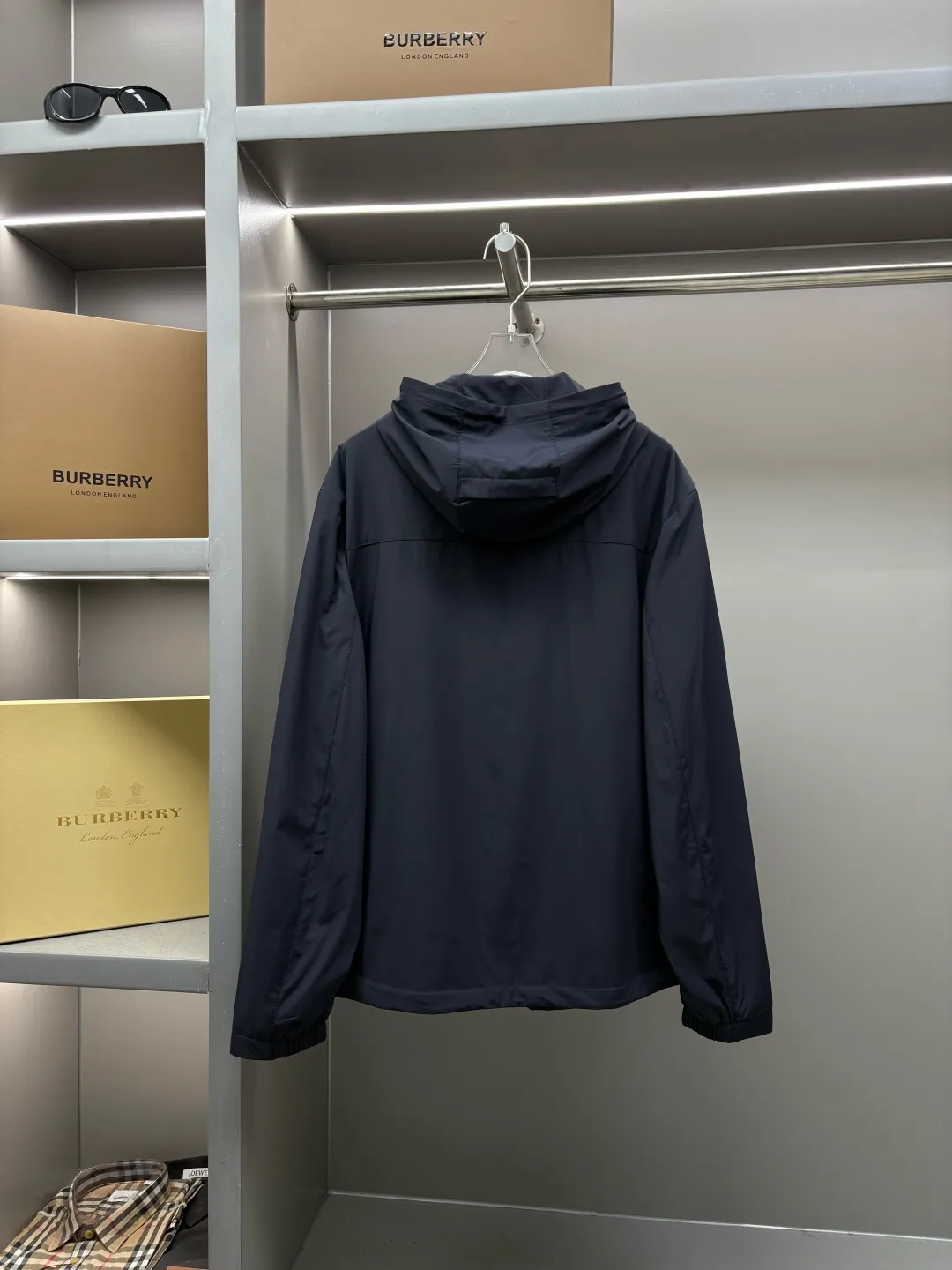 P560 Moncler new letter cotton jacket original fabric original accessories official same style Made of imported polyester fabric, customized fabric dyed in the same vat. Very comfortable and smooth to the touch. Very wide and stylish. Will not deform after long-term wear. Produced by a first-line brand factory. The label is full and textured. The latest style for autumn and winter. Fashionable and personalized. Super versatile and good-looking. Very suitable for both men and women. A must-have for everyone. Color: Black Royal Blue Size: L-4XL