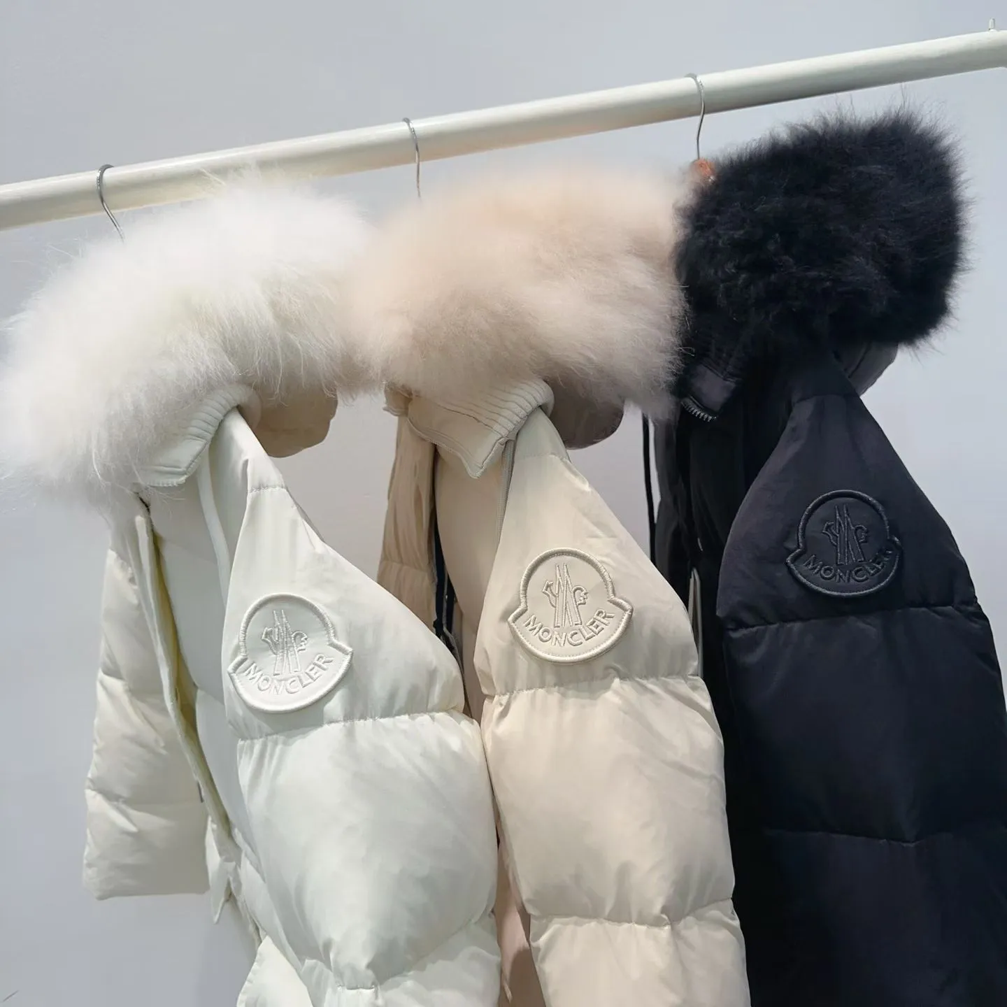 P1700 Moncler high-end series, Ruvuma mid-length down jacket Color: black white apricot Size: 0-1-2