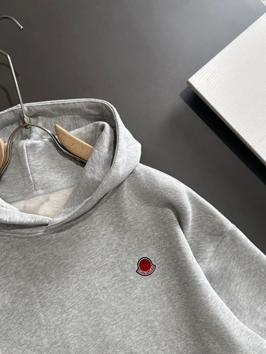 Next day shipping P720 MONCLER/Mongolian high quality 2025 autumn and winter new casual heavy industry hooded suit exclusively developed by yb! High quality production! The top version of the trading company channel order, external orders for imported custom fabrics, high breathability and comfort, impeccable details, absolutely worth buying! This type of suit is also a must-have for lazy people. You don’t have to think about how to match it, you can just get it in one set! Brand element design concept, delicate and soft feel! It presents a casual cut and the upper body shape is great! On sale simultaneously on the official website! From a high-end men's positioning brand, the low-key luxury taste is irresistible! Exquisite workmanship and impeccable quality! The overall style is simple, fashionable and timeless, fully meeting the requirements of stylish and tasteful dressing! Sizes: S to XXL (or state your height and weight when placing an order)