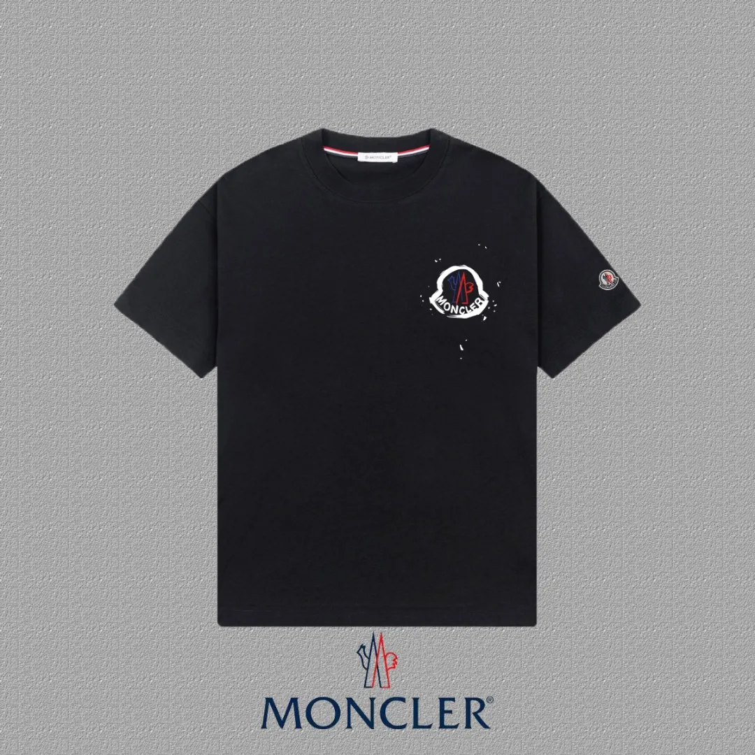 P140 🔥 [MONCLER] 2025FW short-sleeved T-shirt with badge + LOGO, high-end 26s double yarn 300g fabric, heavy fabric, custom stretcher rib, same vat and dye, complete three standards, same style for men and women, color: black, white, size: S M L XL 2XL
