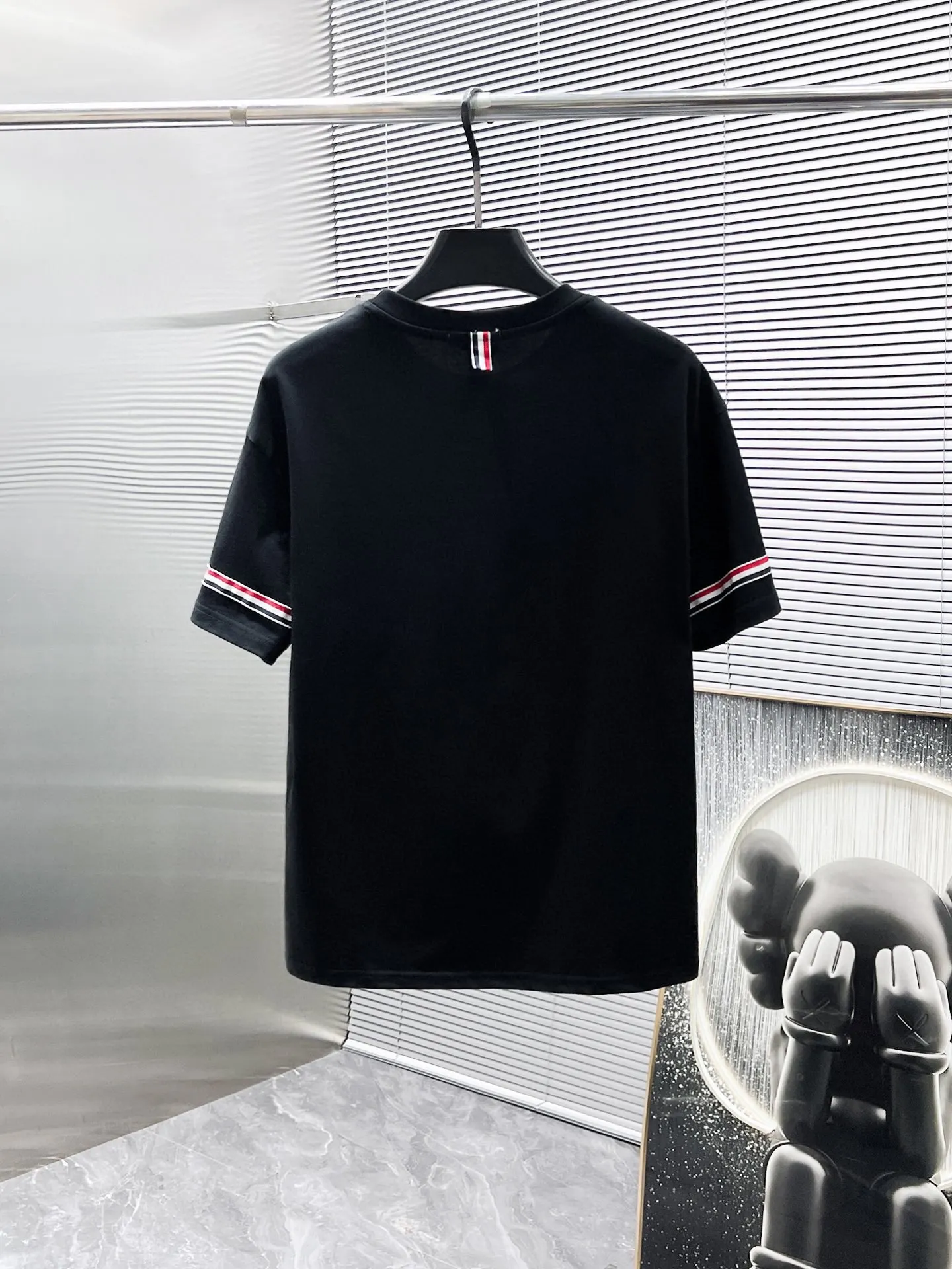 P560 Brand [MONCLER Mouth Covered] 2025 round neck short-sleeved shorts suit. The pure cotton fabric upper body will not be stuffy. The smooth and comfortable skin-friendly effect is more breathable. The fabric has its own texture. Classic logo technology. A new interpretation from a unique angle. Fashionable and versatile! Size: M-3XL (maximum wear: 190 pounds)