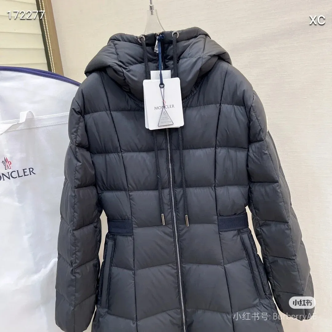 P980 Moncler. Princess on the Run Black Size 0123