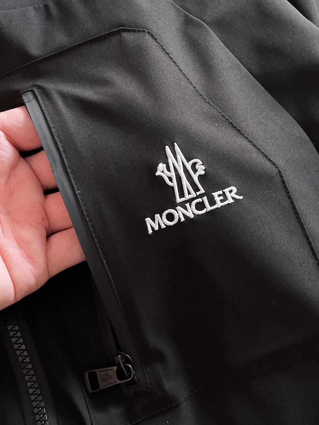 P540 🌸🌸🌸🌸Moncler top original order ❗High-end fabric feels soft and comfortable, and the color is high-end (different from the hard feel in the market) ❗ The new autumn and winter men's casual jackets ❗ have a unique and innovative interpretation of the classic logo, which is in line with the latest design concepts of the season. It is highly recognizable, with a simple khaki design, youthful and energetic, and the style and color matching can be freely worn according to the actual scene. It meets the conventional and orthodox dressing needs that are inclusive of all occasions. The outstanding printed surface is more suitable for street styling. It is highly recognizable, showing the vibrant colors of the city, and is highly moldable and practical!  This model is dominated by fabrics and craftsmanship. The company's customized fabrics are windproof, comfortable and breathable. The upper body is light and unburdened, and the overall details are of super high quality❗ The details are full of craftsmanship, and the accessories are all custom-made. The electroplated metal zippers and snap buttons are quite outstanding. They are very luxurious and high-end. The workmanship is extremely rigorous and elegant. Color: Picture color Size: M, L, xL, xxL, xxxL