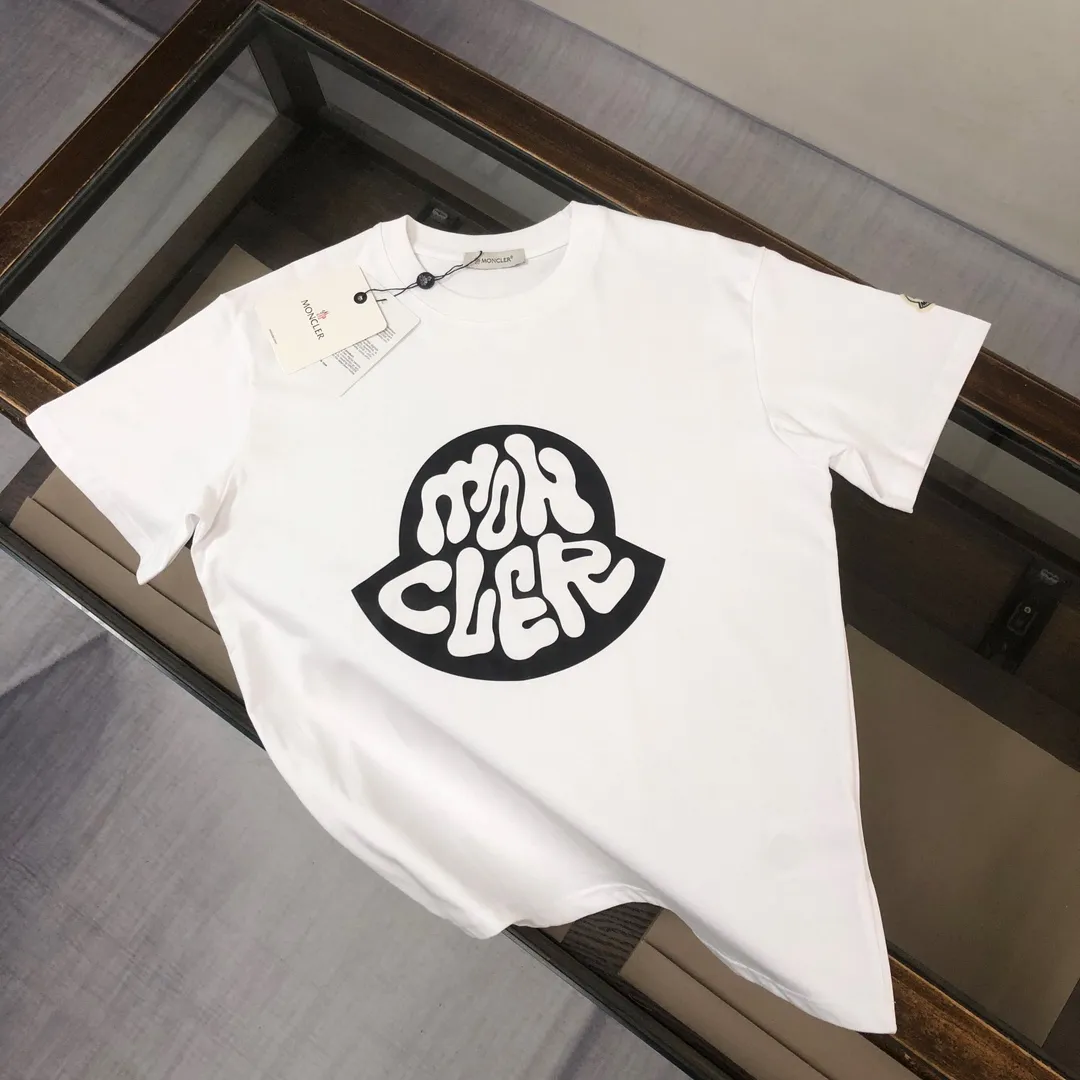P160 MONCLER 2025 latest couple style round neck short-sleeved couple T-shirt, new spring and summer product, high quality 🔥🔥Three-dimensional logo letter logo printing technology on the chest! Fashionable and versatile trendy styles, customized imported fabrics! Comfortable to wear, breathable, fashionable without losing personality, the upper body is casual and casual, handsome and stylish, showing the temperament of a big brand. All three standards are complete! ! Color: Black White Size: S M L XL (Loose fit, please state your height and weight when placing an order)