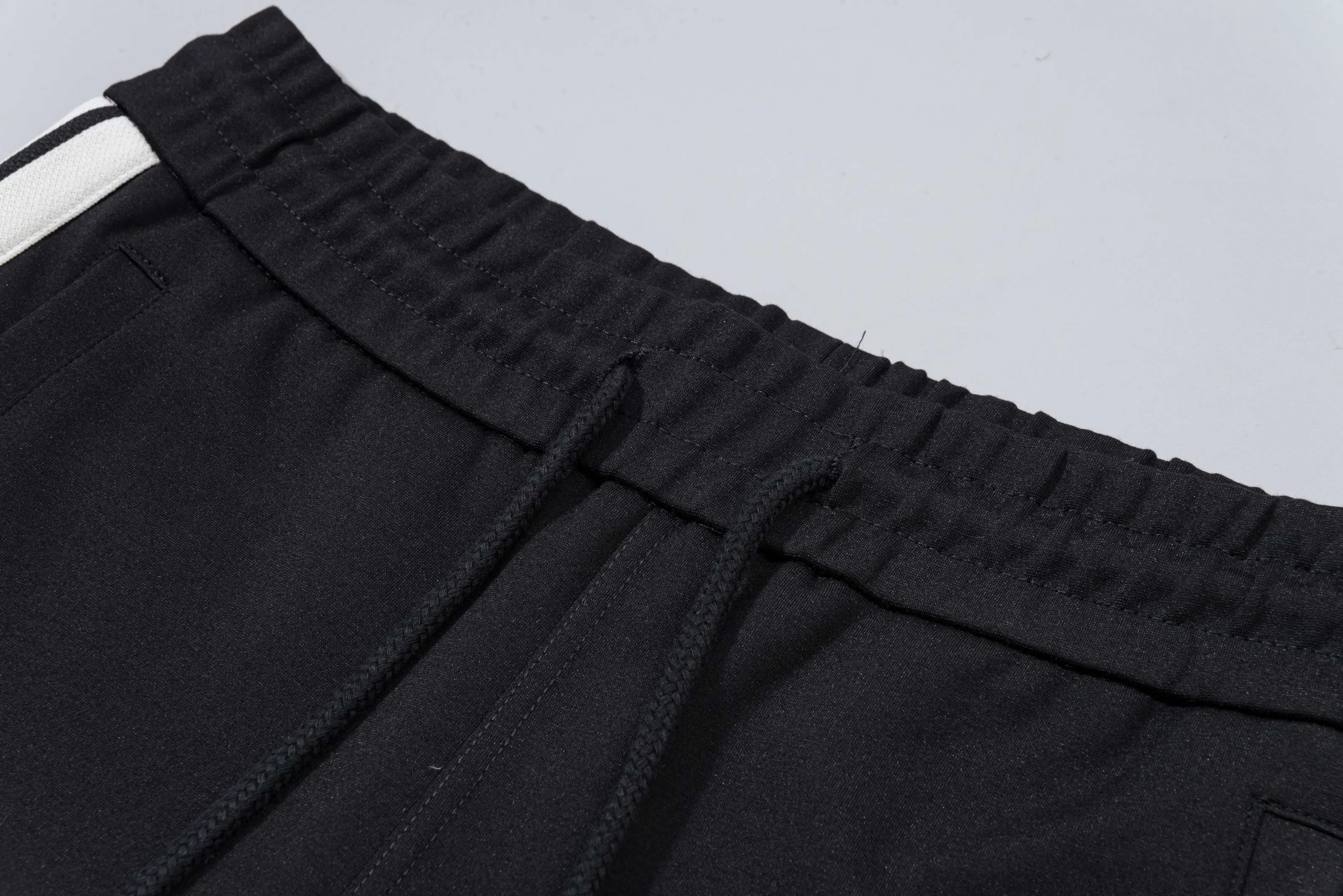 P230 MONCLER/muzzle Customized fabric suit casual sweatpants Simple side webbing splicing craftsmanship small chapter logo LOGO Official synchronization High version High quality Fashion personality Versatile trend Pure original quality Original fabric Hang tag Collar label Washed wheat Complete three standards Color: Black. Blue. Gray. Size: S-2XL