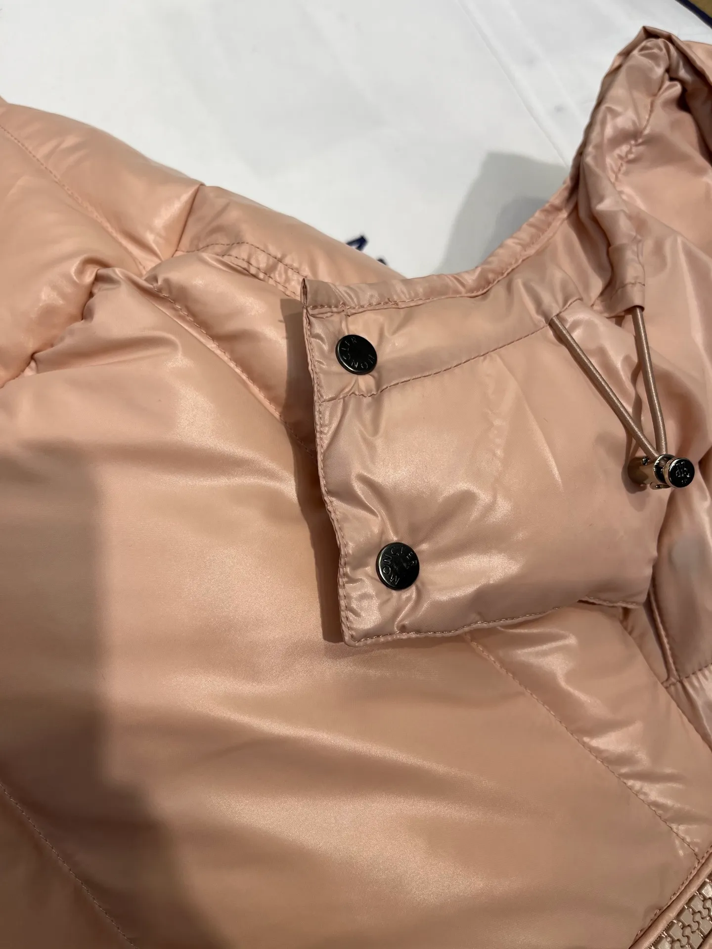 P700 𝗠𝗼𝗻𝗰𝗹𝗲𝗿 𝗠𝗮𝘆𝗮/ Moncler's top-quality Maya down jacket is a super hot style that you can't buy in winter. Eason Chan, Nicholas Tse, and Zhao Lusi have been wearing it one after another. They speak for themselves with their strength, a veteran-level style. This series is known for its fluffy bread style and glossy effect. It is the most popular series in the classic main line of the M family. Buying at the counter and from the official website is basically a matter of rush! Promise me to buy it soon! Just needed series! ! Don’t wait until winter when it’s hard to get one size: 123456