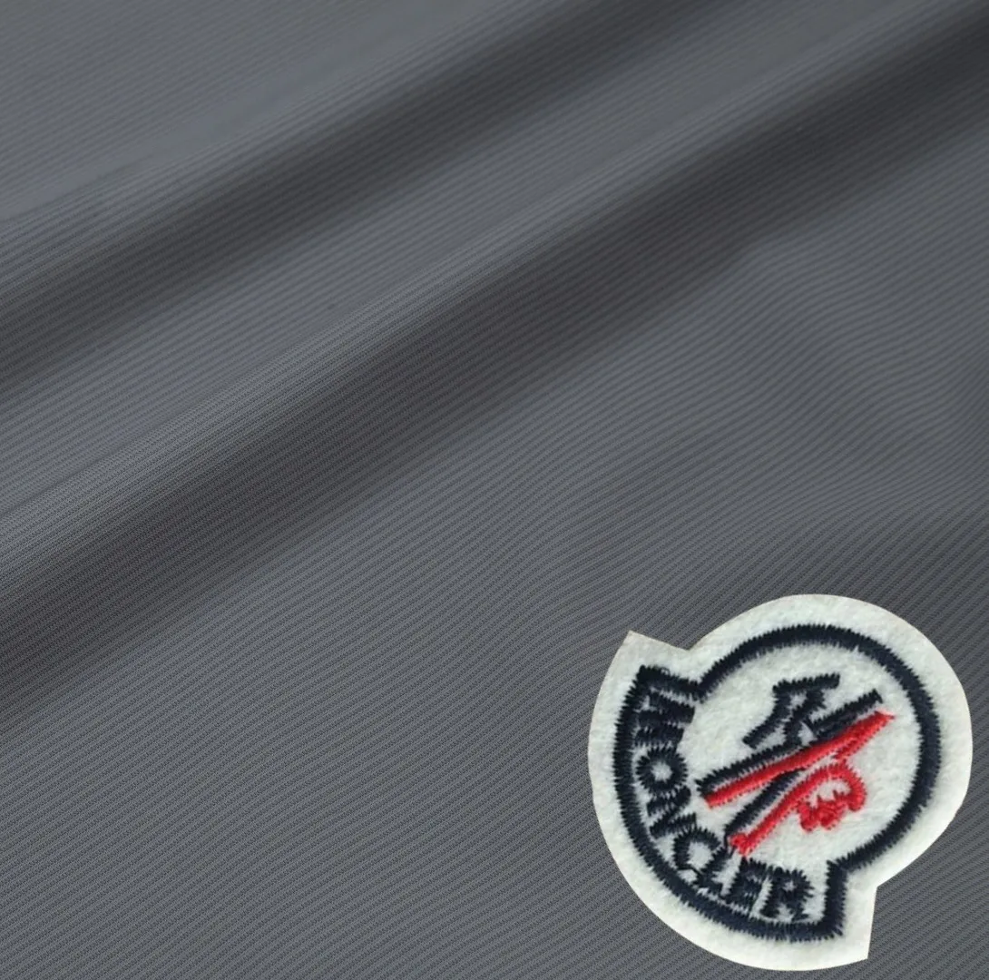 P230 Moncler spring and summer new model, two-color high-quality thin sports and leisure ice silk pants. Smooth, comfortable, anti-wrinkle and traceless pants. 🗯Soft texture, slightly elastic to the touch, cool ice silk pants. Waist elastic band, fashionable version design. 🗯 Neat and neat wiring, suitable for both sports and leisure! It can be easily controlled by all body types. Two classic colors are available. 🗯New summer product. Versatile and easy to match. The upper body is very simple, handsome and stylish. It can be easily controlled by men and women. Color: Black Gray Size: S-XL
