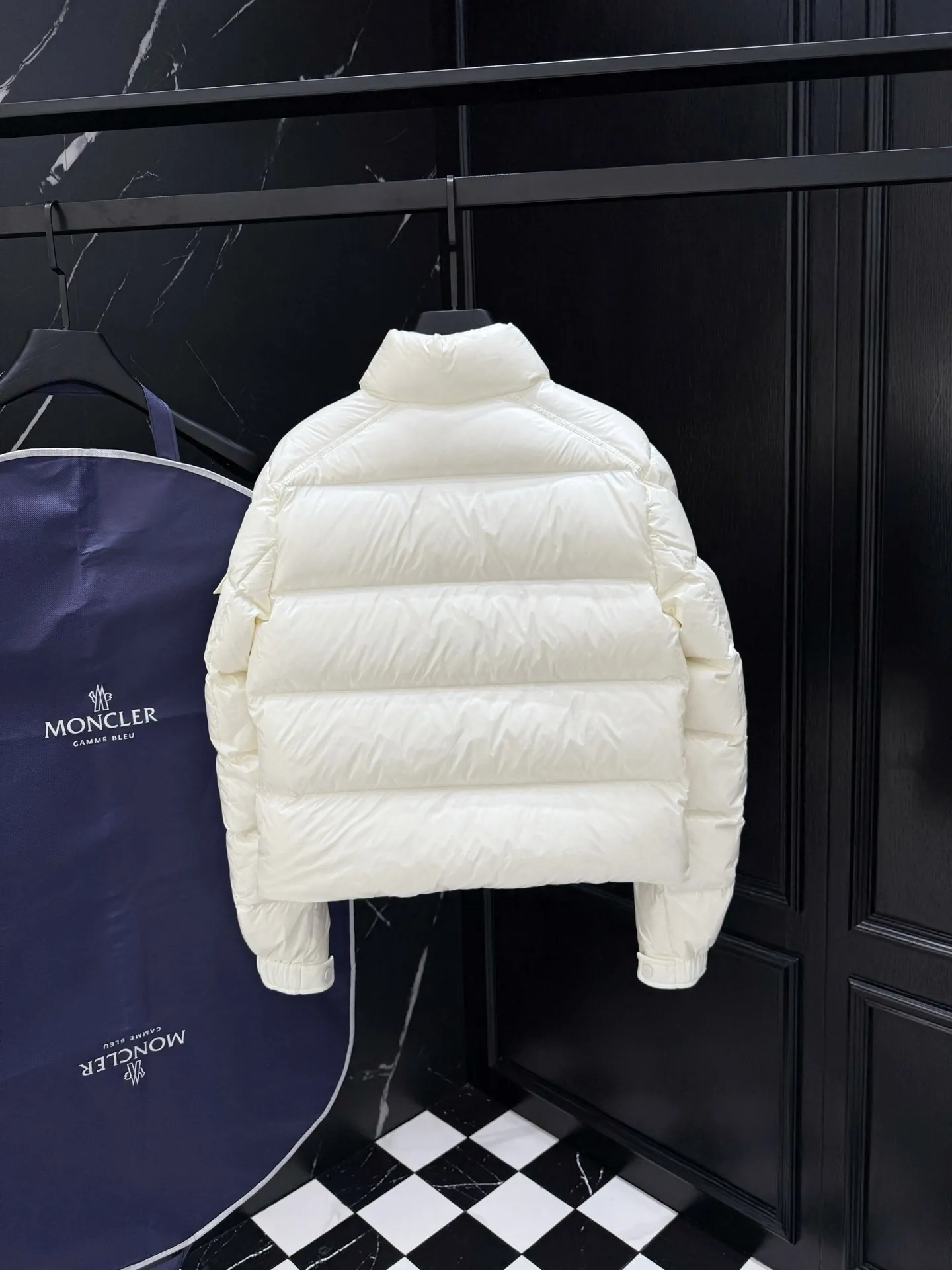 P760 moncler 🌟down jacket, original custom-made hardware accessories, all imported and original customization, welcome to compare, absolutely high quality, using top-grade 90 white duck down, super soft, fluffy and plump, super heavy-duty, excellent fabric workmanship, perfect version, note⚠fabric is super comfortable, exclusive model, non-market product, women's model, color: black, white, pink, size: 1234