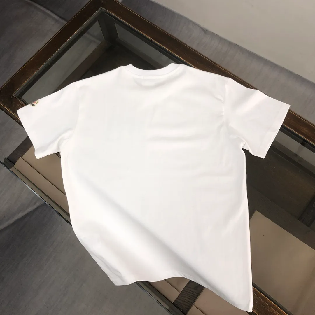 P160 🔥MONCLER The latest short-sleeved T-shirt for couples ~ Featured brand contrasting letter printing ~ The fabric upper body is comfortable and breathable, not stiff, slim cut, made of high-end custom-made pure cotton fabric! The upper body is comfortable and stylish, and it can be worn alone as an inner layer. It is a must-have for fashionistas! ! ! Color: black white Size: S～XL (loose version, please state your height and weight when placing an order)