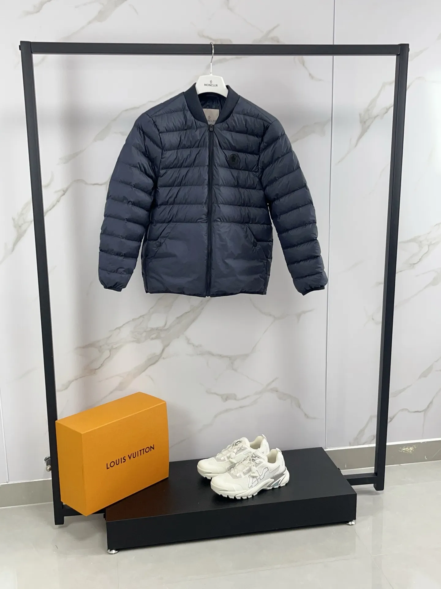 P1160 🆕Moncler Lanche series zipper pocket logo patch goose down removable hood three-in-one down jacket. Original 1:1 customized hardware accessories, all imported and original customization. Welcome to compare at the counter. Absolutely high quality. Made of top-grade 90 white duck down. Super soft. Filled with feathers and fluffy. Super heavy-duty. Fabric workmanship is excellent👍