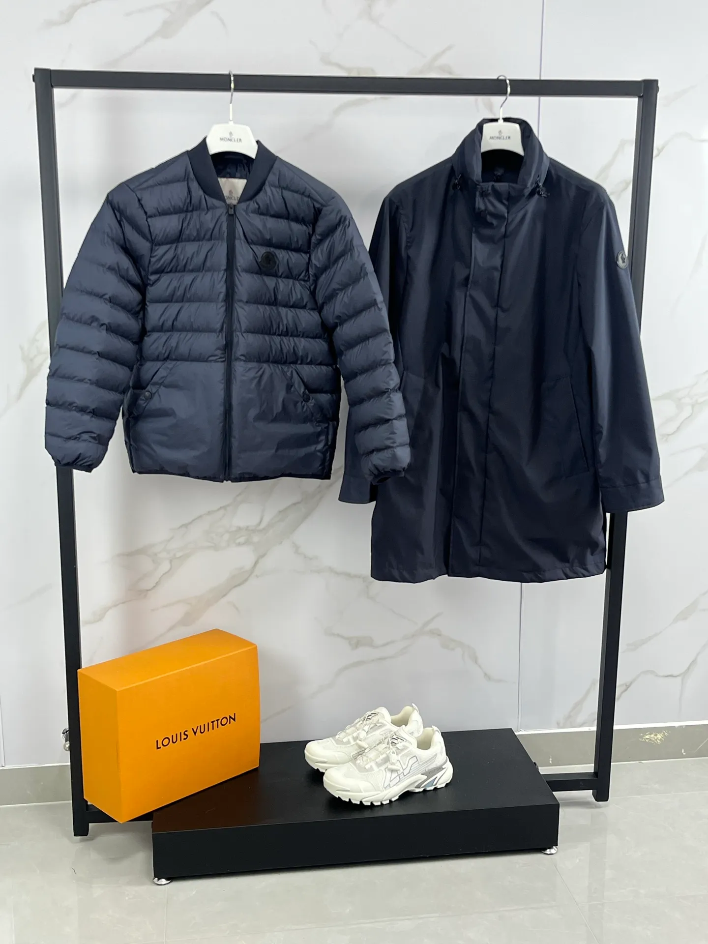 P1160 🆕Moncler Lanche series zipper pocket logo patch goose down removable hood three-in-one down jacket. Original 1:1 customized hardware accessories, all imported and original customization. Welcome to compare at the counter. Absolutely high quality. Made of top-grade 90 white duck down. Super soft. Filled with feathers and fluffy. Super heavy-duty. Fabric workmanship is excellent👍