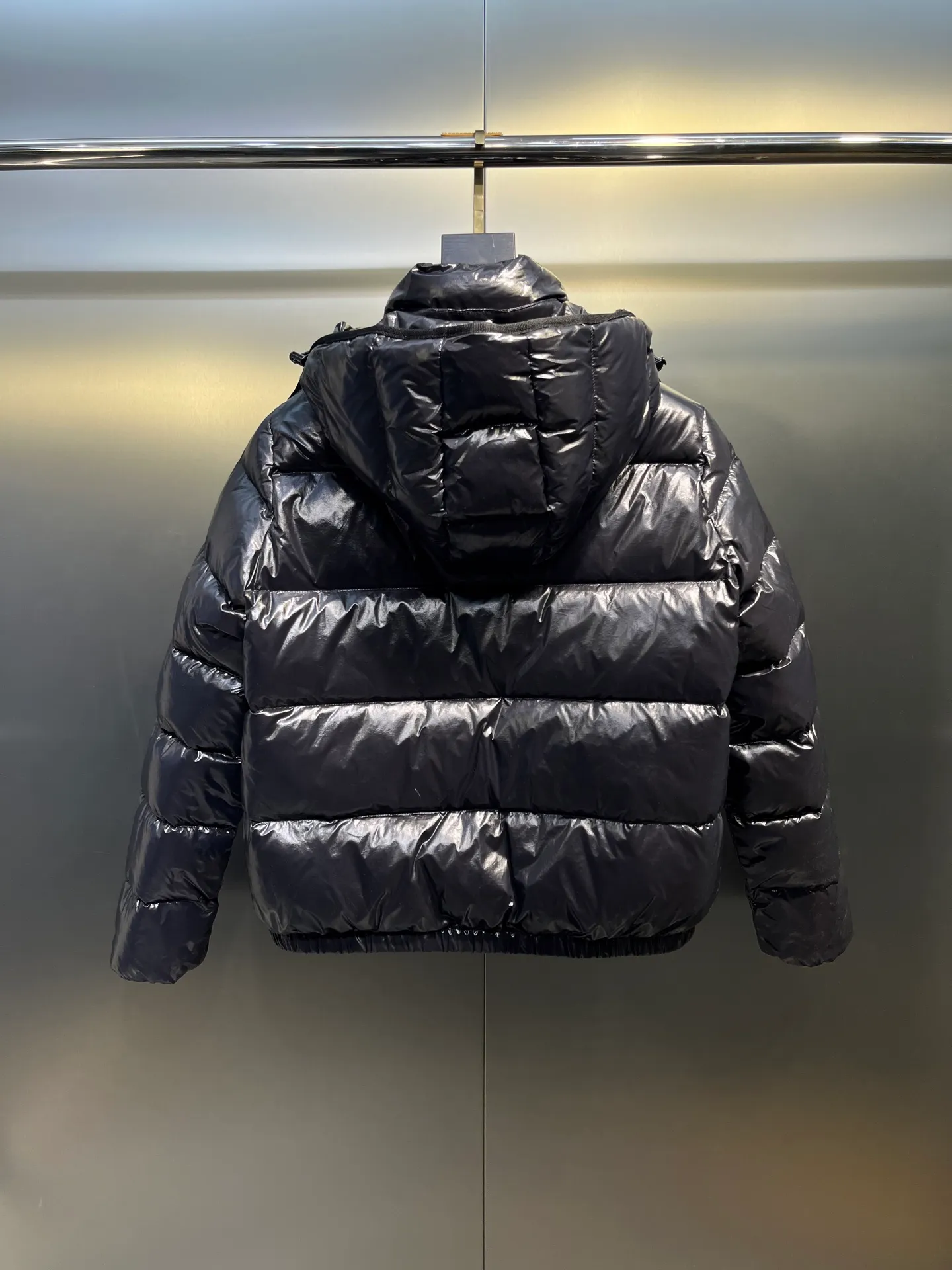 P760 moncler🌟down jacket, original custom-made hardware accessories, all imported and original customization, welcome to compare, absolutely high quality, using top-grade 90 white duck down, super soft, fluffy and plump, super heavy-duty, fabric workmanship, perfect version, pay attention to the fabric, super comfortable, exclusive model, non-market goods, same sizes for men and women.  size: 0123