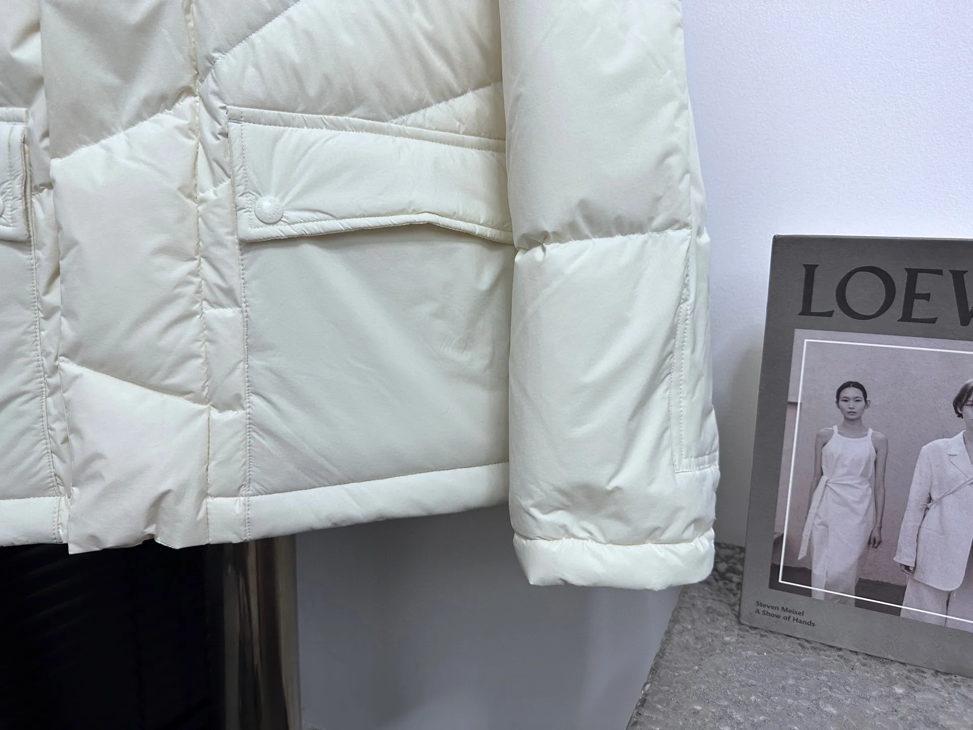 P1000 [moncler] Mengkou 2025 autumn and winter new down jacket. Original customized hardware accessories are all imported and original customization. Welcome to compare. Absolutely high quality. Use top 90 down. Super soft. Filled with fluffy and full feathers. Super heavy work. Fabric workmanship. Perfect version. Note⚠The fabric is super comfortable. Exclusive model. Non-market goods. Same style for men and women. Size: s-xxl
