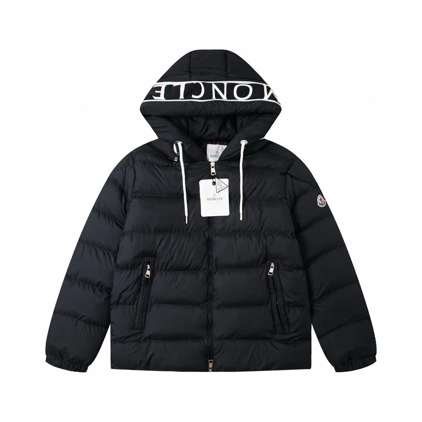 P390 Moncler Customized embroidered hooded zippered down cotton jacket. The past popular design made the clothes very rigid, not soft, and has no style when worn on the body. 25 years new model, completely renovated. The hood is embroidered with large letters. Very embroidered. Produced by the original factory. Try to restore the original large-scale products as much as possible. The most important thing about cotton jackets is warmth. It is very likely to have the same warmth retention properties as down. I have a genuine platform for Mongolian products that has been exported to Russia and Germany for many years. It can truly restore the original product one to one. We have extremely high requirements for auxiliary materials. We use gallbladder imported from the United States, and the price is even close to the price of fabrics. High-density, ultra-soft and diamond-proof cotton. Clothes are handmade, and the skills of workers are very important. The workers are all selected and have been engaged for many years. The public price is 1.5 times that of ordinary workers. Of course, the clothes produced are simply incomparable to small workshops outside. Color: Black White Navy Size: M-2XL