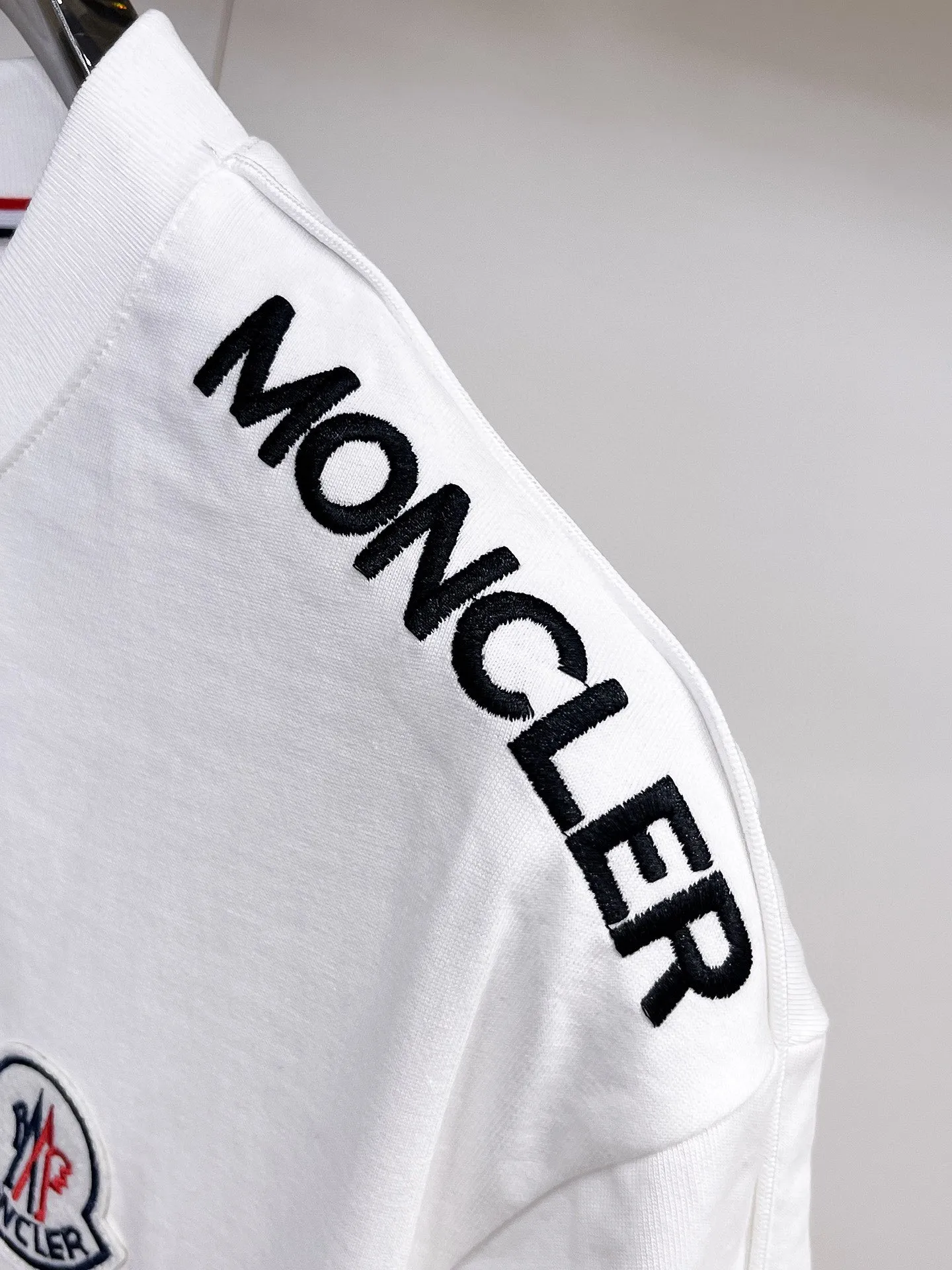 P560 Brand [MONCLER Mouth Covered] 2025 round neck short-sleeved shorts suit. The pure cotton fabric upper body will not be stuffy, the smooth and comfortable skin-friendly effect is more breathable, the fabric has its own texture, classic logo technology, a new interpretation from a unique angle, the first choice for fashion and versatility! Size: M-3XL (maximum wear: 190 pounds)