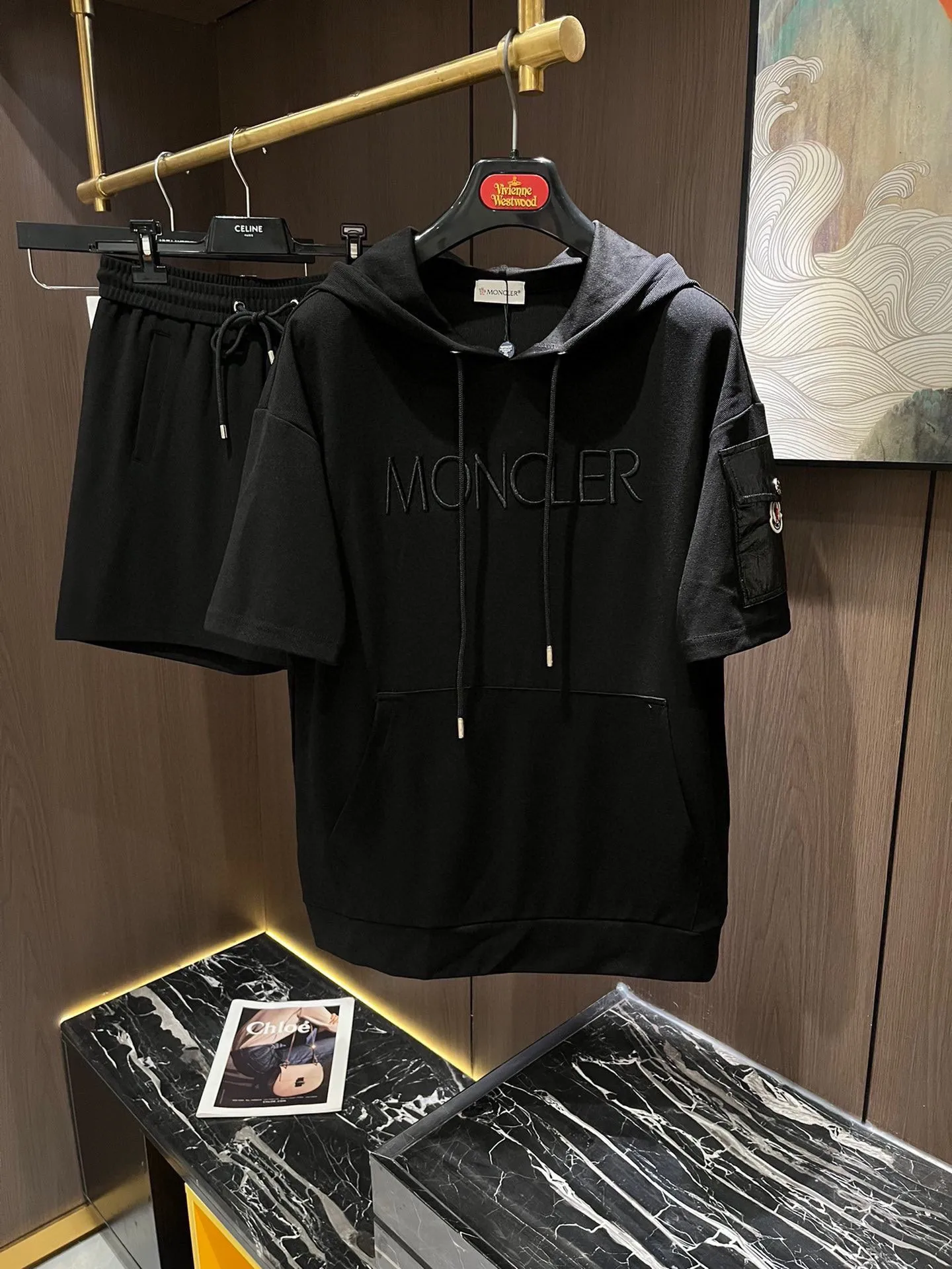 P570 Brand [MONCLER Mouth Covered] 2025 round neck short-sleeved shorts suit. The pure cotton fabric upper body will not be stuffy, the smooth and comfortable skin-friendly effect is more breathable, the fabric has its own texture, classic logo technology, a new interpretation from a unique angle, fashionable and versatile choice! Size: M-3XL (maximum wear: 190 pounds)