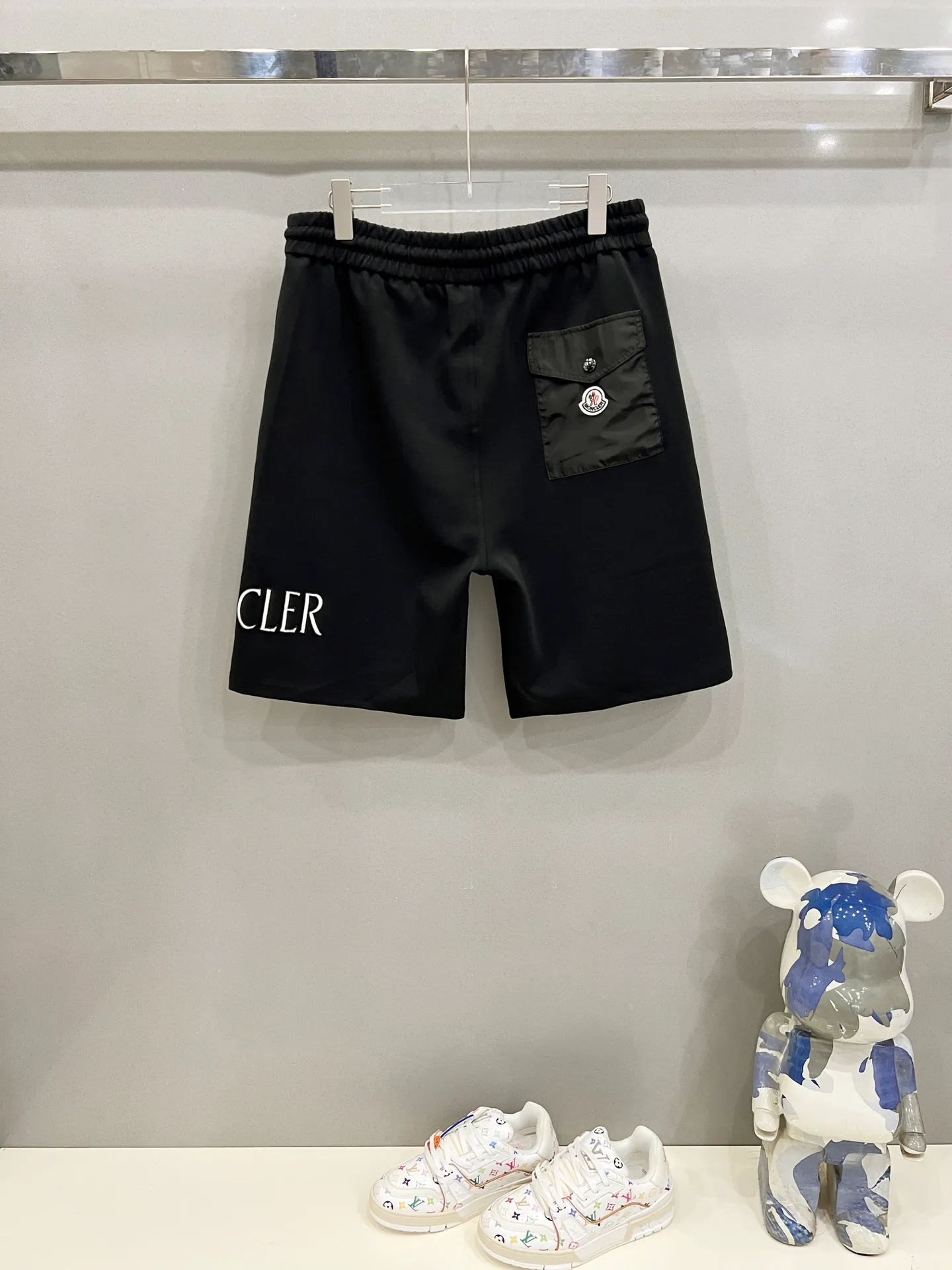 P180 MONCLER/muzzle custom space cotton shorts embroidered letters LOGO nylon pocket badge logo official synchronization high version high quality fashionable personality versatile trend pure original quality original fabric hang tag collar label washed wheat complete three standards color: black. apricot. gray. Size: XS-L