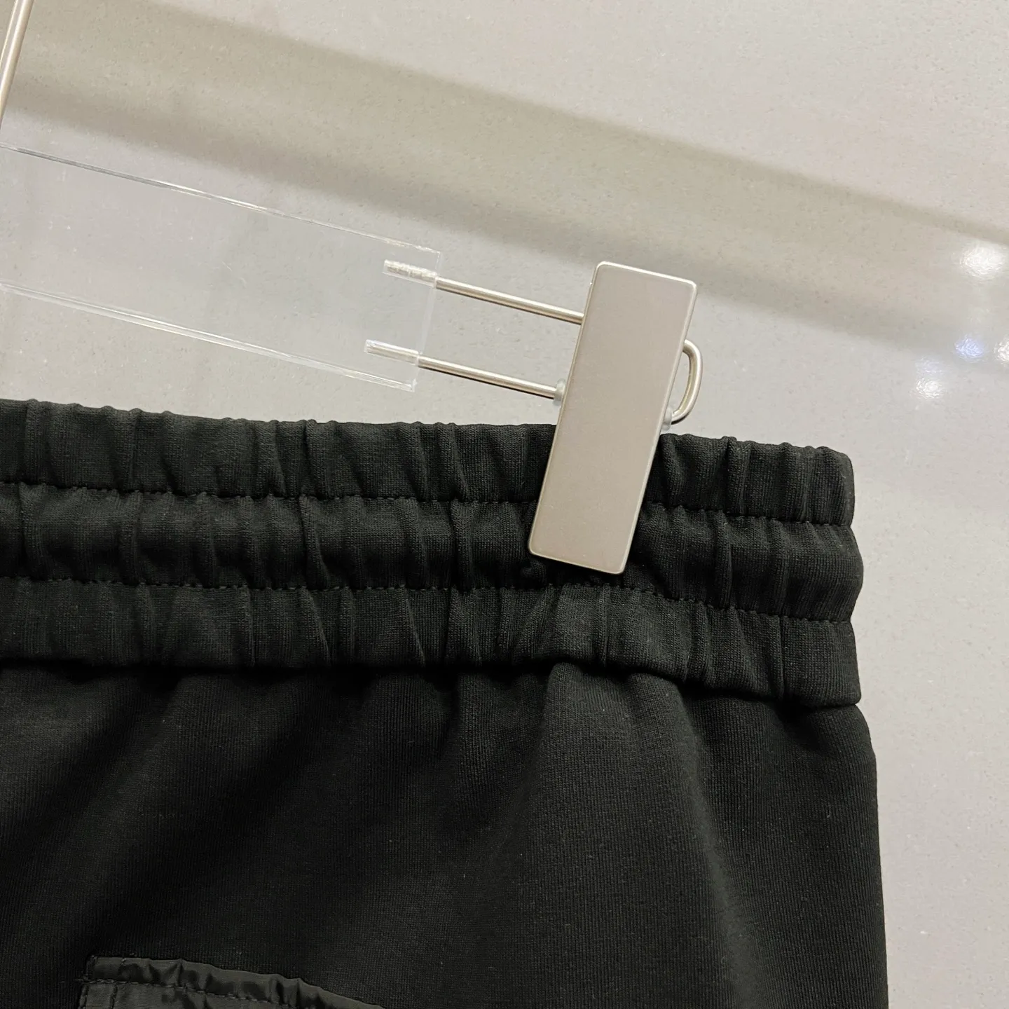 P180 MONCLER/muzzle custom space cotton shorts embroidered letters LOGO nylon pocket badge logo official synchronization high version high quality fashionable personality versatile trend pure original quality original fabric hang tag collar label washed wheat complete three standards color: black. apricot. gray. Size: XS-L
