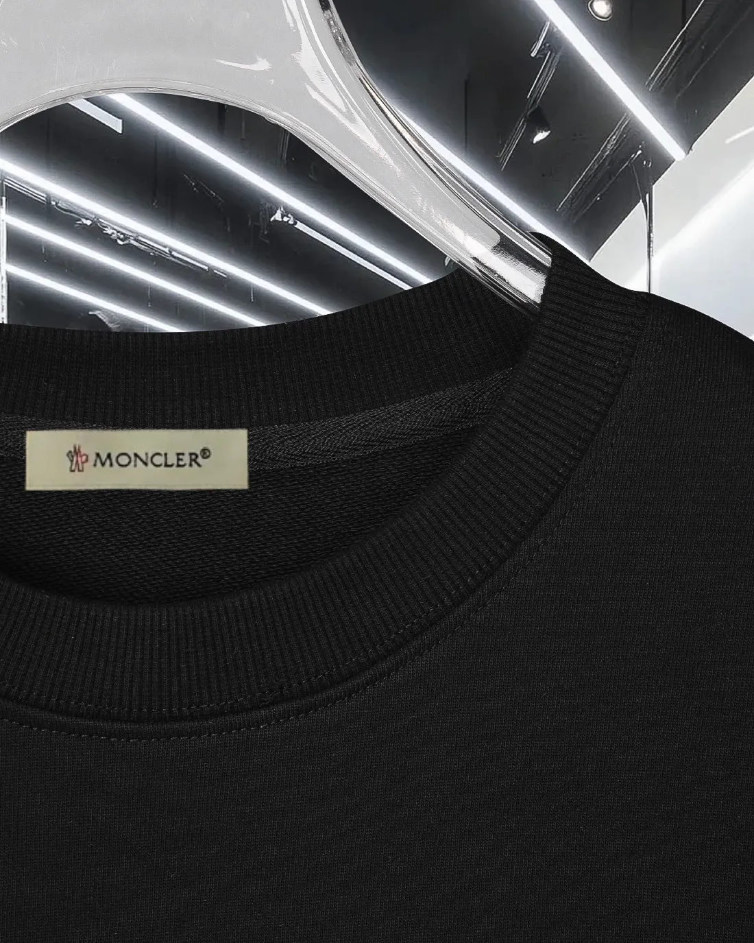 P230 (Next day shipping) MONCLER/Mousse 2025Fw new autumn and winter 400g pullover round neck long-sleeved sweatshirt Velvet splicing letter logo embossed technology Same style for men and women Brand classic Pure cotton fabric Official synchronization High version High quality Fashion personality Versatile trend Pure original quality Original fabric Hang tag Collar label Washed wheat Three labels complete Color: Black. White. Size: S-XL