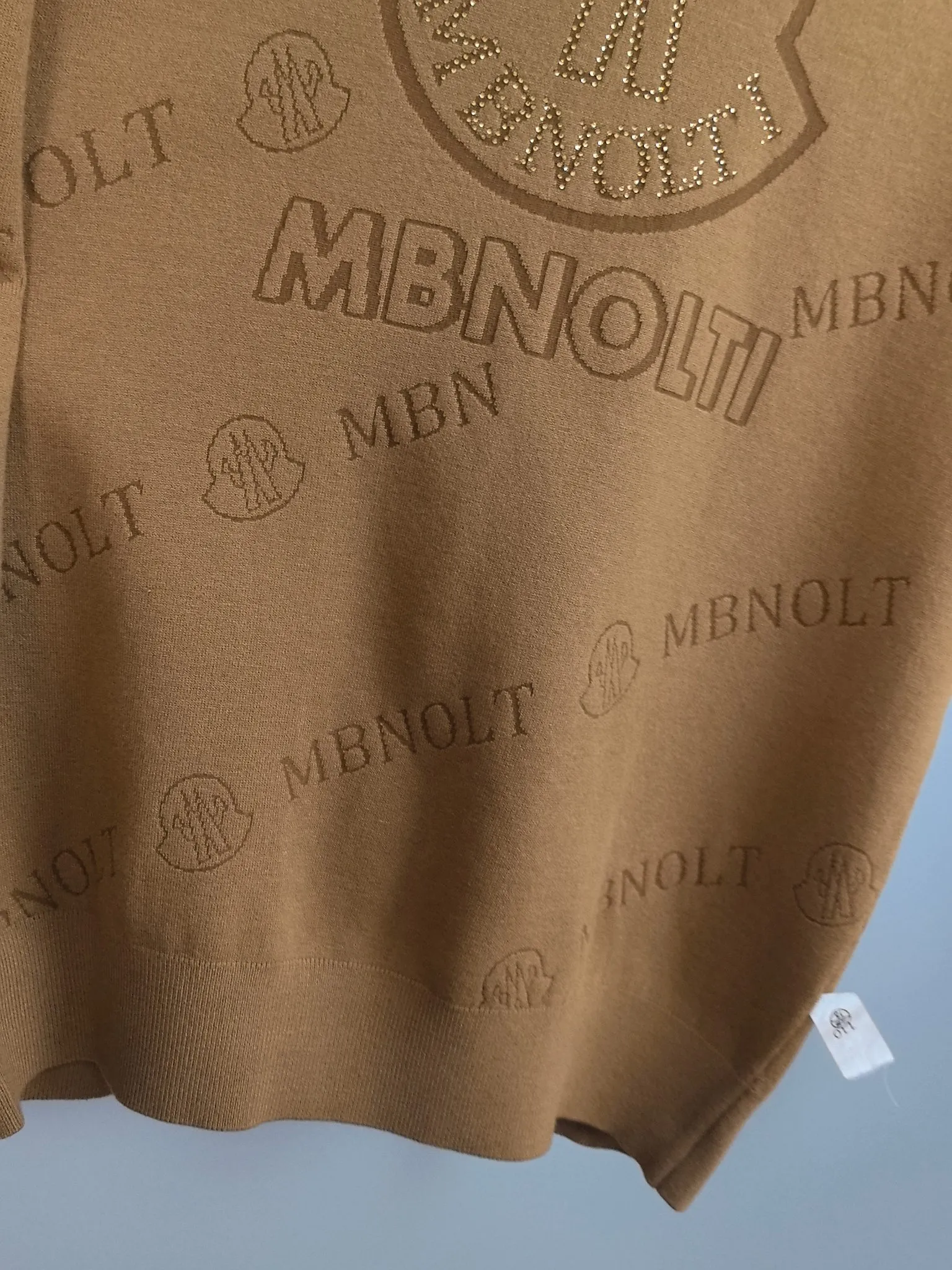 P440 MONCLER 2025 new knitted crew neck sweater, technical wool blended fabric, soft and comfortable, comfortable and breathable upper body, skin-friendly and non-irritating, unique design style, whether worn alone or matched, it is a versatile item, highlighting the personality of young people, extremely high-grade, and handsome upper body! Size: M-3XL