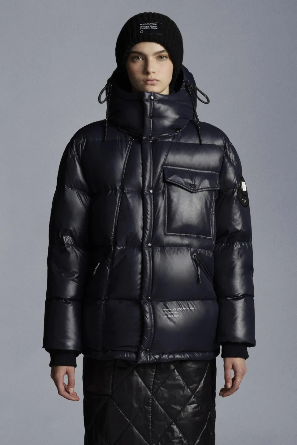 The P740 muzzled #Anthemyx men's jacket is made of shiny patented nylon and is a boutique #046 model from the 7 Moncler Frgmt Hiroshi Fujiwara collection.
