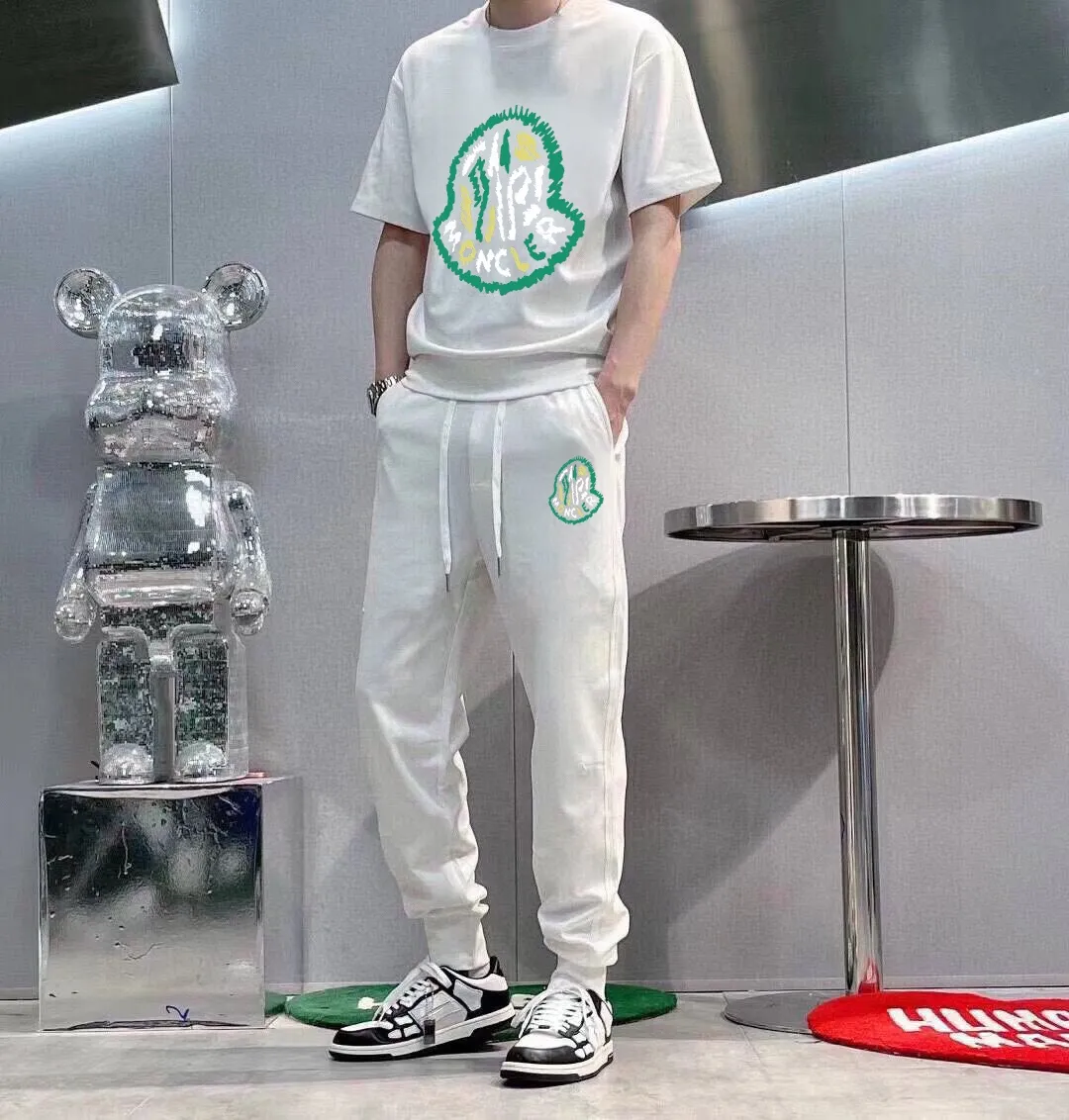 P320 [MONCLER] (Fat Man's Gospel) The same style as the 2025 official website. World-renowned luxury brand. Summer men's (double mercerized) high-quality 🐂 suit. It is made of imported original fabrics. It is a trendy style of the season and a versatile hit. Simple and elegant, precise workmanship allows you to be at the top of fashion. Size: M-5XL (can be worn up to 220 pounds)