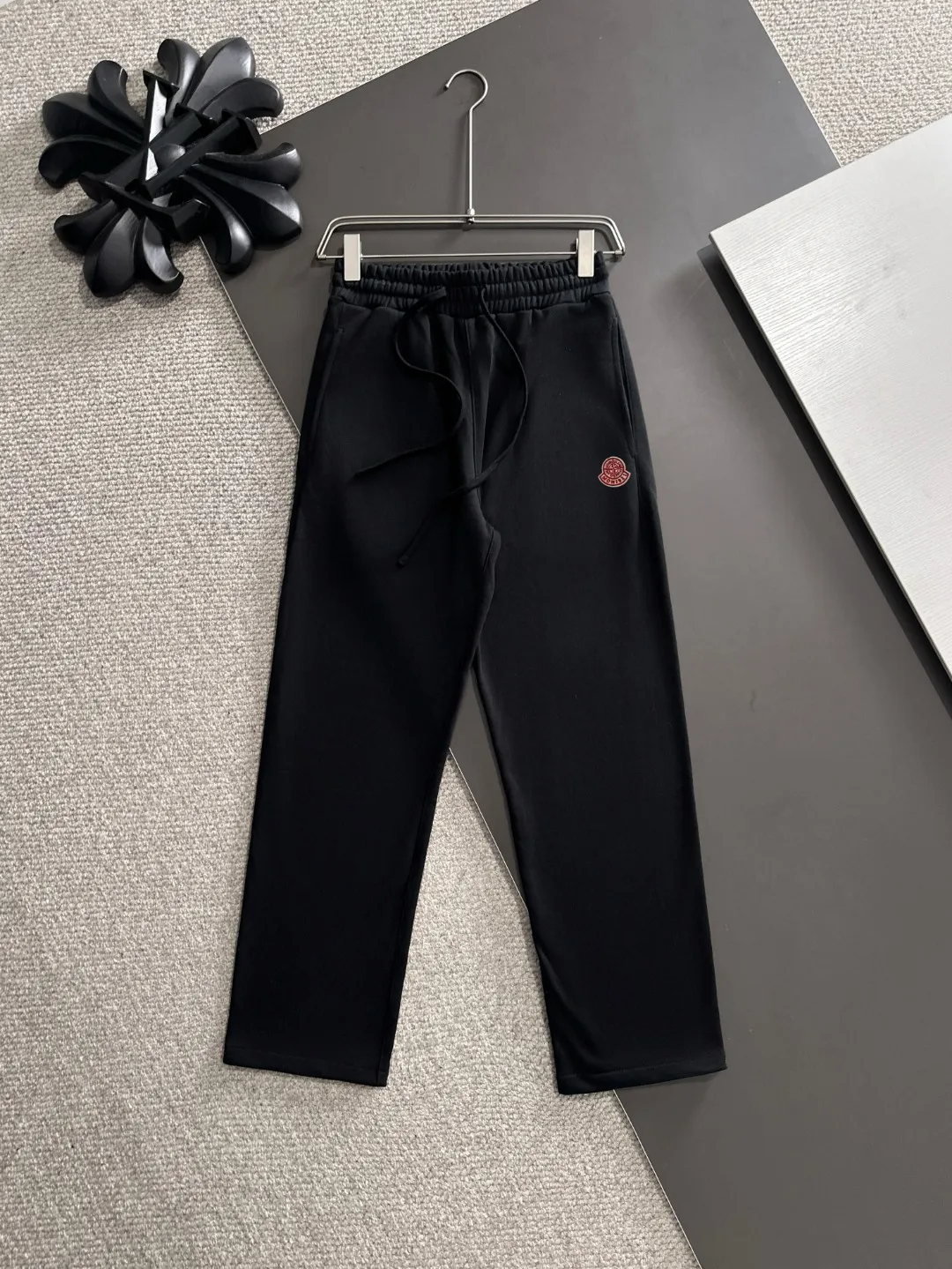 Next day shipment P720 Stone lsland/Stone Island co-branded MONCLER/Mongolian high quality 2025 autumn and winter new casual heavy industry suit exclusively developed by yb! High quality production! The top version of the trading company channel order, external orders for imported custom fabrics, high breathability and comfort, impeccable details, absolutely worth buying! This type of suit is also a must-have for lazy people. You don’t have to think about how to match it, you can just get it in one set! Brand element design concept, delicate and soft feel! It presents a casual cut and the upper body shape is great! On sale simultaneously on the official website! From a high-end men's positioning brand, the low-key luxury taste is irresistible! Exquisite workmanship and impeccable quality! The overall style is simple, fashionable and timeless, fully meeting the requirements of stylish and tasteful dressing! Sizes: S to XXL (or state your height and weight when placing an order)