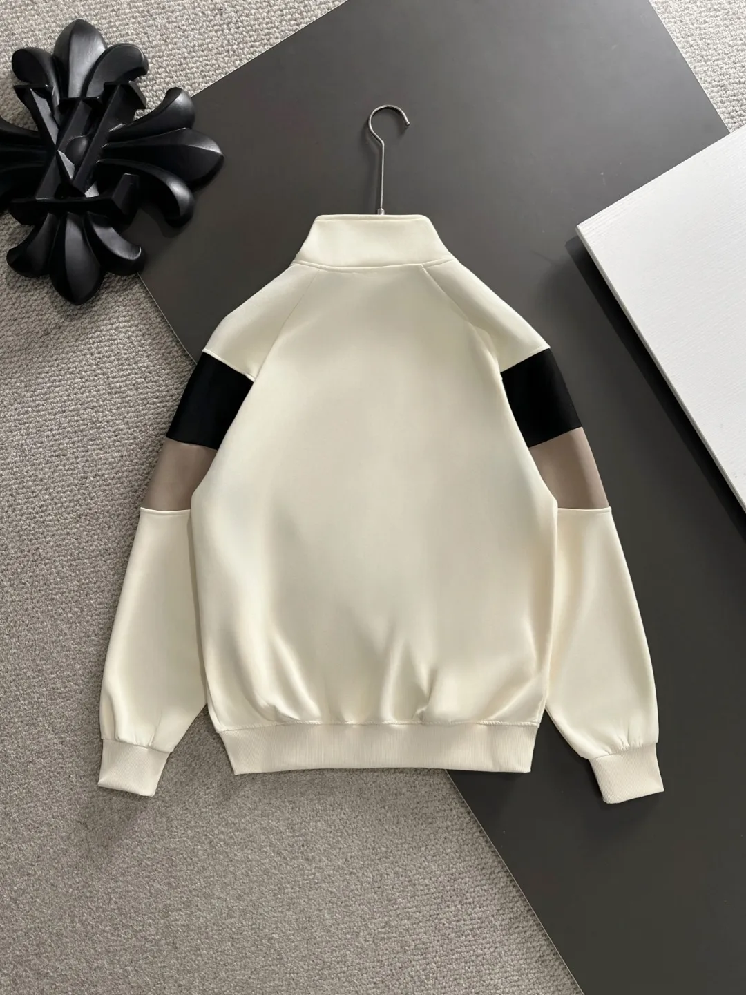 2-3 days to ship P720 Stone lsland/Stone Island joint MONCLER/Mongolian high quality 2025 autumn and winter new casual heavy industry suit exclusively developed by yb! High quality production! The top version of the trading company channel order, external orders for imported custom fabrics, high breathability and comfort, impeccable details, absolutely worth buying! This type of suit is also a must-have for lazy people. You don’t have to think about how to match it, you can just get it in one set! Brand element design concept, delicate and soft feel! It presents a casual cut and the upper body shape is great! On sale simultaneously on the official website! From a high-end men's positioning brand, the low-key luxury taste is irresistible! Exquisite workmanship and impeccable quality! The overall style is simple, fashionable and timeless, fully meeting the requirements of stylish and tasteful dressing! Size: M to 4XL (or state your height and weight when placing an order)