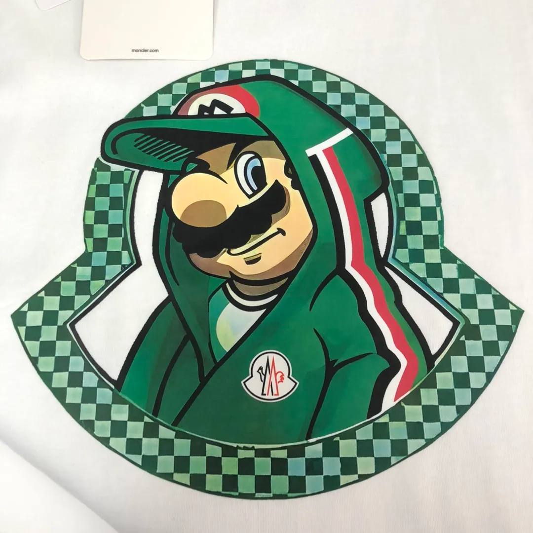 P160 🔥MONCLER The latest short-sleeved T-shirt for couples ~ brand new element pattern printing design ~ the fabric upper body is comfortable and breathable, not stiff, slim cut, made of high-end custom-made pure cotton fabric! The upper body is comfortable and stylish, and it can be worn alone as an inner layer. It is a must-have for fashionistas! ! ! Color: Black White Size: S～XL (please state your height and weight when placing an order)