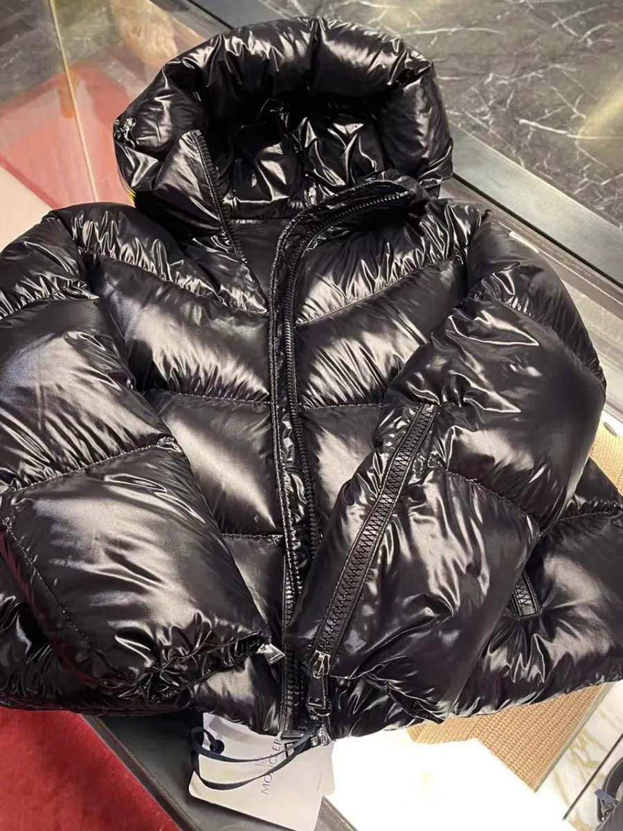 P1000 [moncler] M's new autumn and winter Huppe series women's short down jacket, original custom-made weatherproof nylon fabric, the brim design can be opened to classic logo design, the cuffs are equipped with zippers to change the shape at will, the new national standard 90 goose down filling inside, first-class down filling, high version, 1234