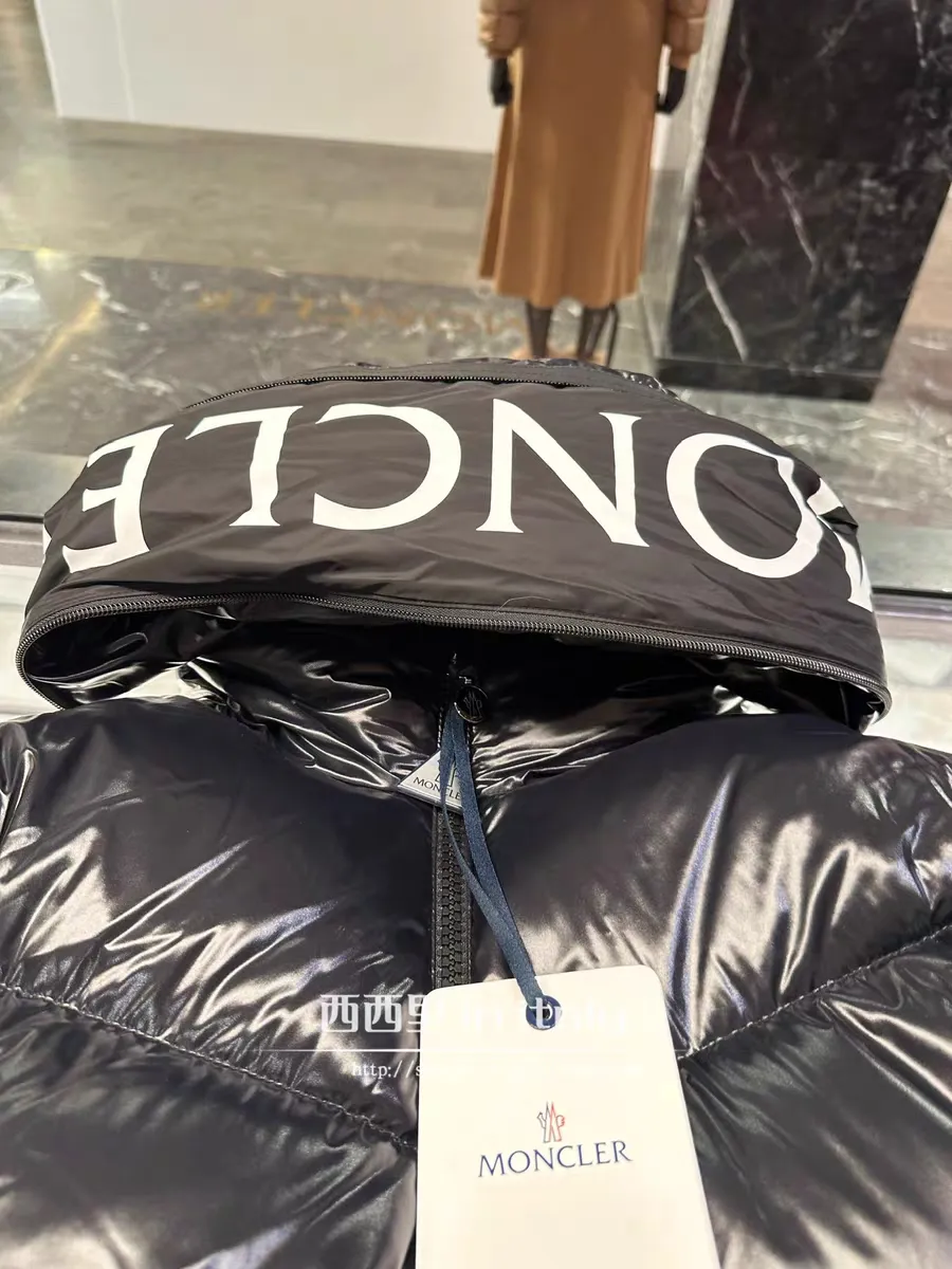 P1000 [moncler] M's new autumn and winter Huppe series women's short down jacket, original custom-made weatherproof nylon fabric, the brim design can be opened to classic logo design, the cuffs are equipped with zippers to change the shape at will, the new national standard 90 goose down filling inside, first-class down filling, high version, 1234