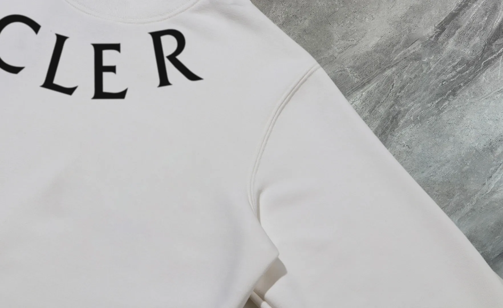 P210 High-version sweatshirt) [Long-term stock] 〖𝐌𝐎𝐍𝐂𝐋𝐄𝐑~Mask〗 Made of 440g heavy-weight fabric. It is different from the market currency. It can be matched with any variety and is properly handsome. 😎The whole dress is made of double waistcoats. The double waistcoats make the whole dress more three-dimensional. Not ordinary factories can do such fine work. 2025 Spring catwalk version of the T stage, on sale at the counter, exquisitely printed round neck terry sweatshirt, high-end double-ply cotton, custom-made stretch ribs, dyed in the same vat, complete with three standards, matched with digital printing patterns and very breathable, same style for men and women, color: black, white, apricot, size: S M L XL 2XL