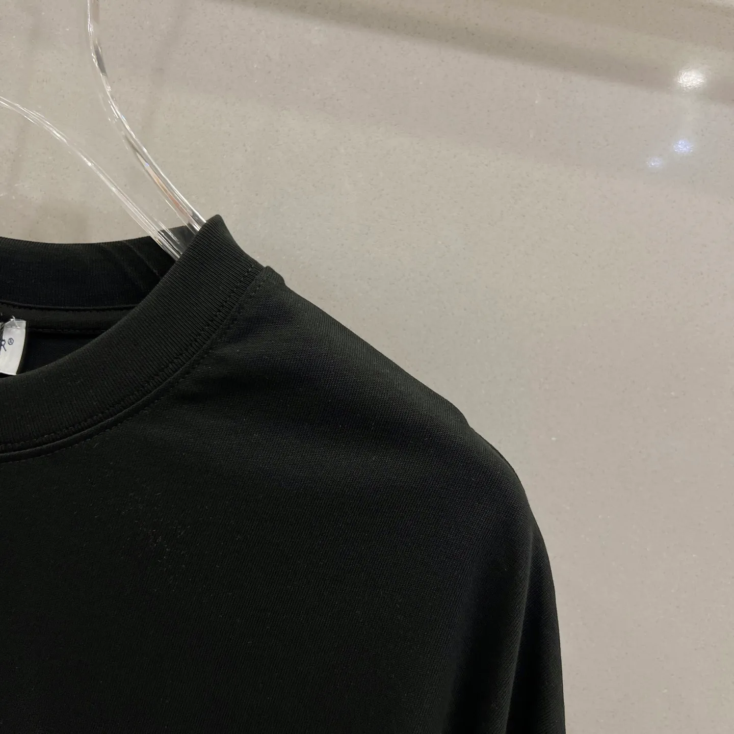 P150 MONCLER/Muzzled 260g round neck short-sleeved T-shirt Logo brand letter printing LOGO nylon pocket arm crafts Official synchronization High version High quality Fashion personality Versatile trend Pure original quality Original fabric Tag Collar label Washed wheat Complete three standards Color: Black. Apricot. Size: XS-L