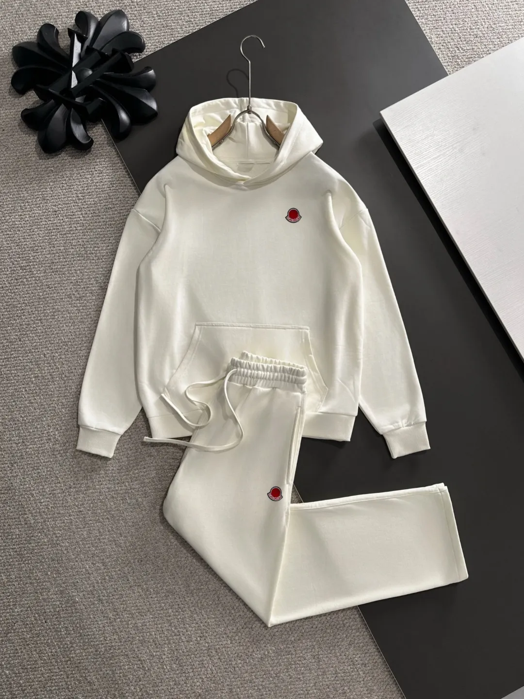 Next day shipping P720 MONCLER/Mongolian high quality 2025 autumn and winter new casual heavy industry hooded suit exclusively developed by yb! High quality production! The top version of the trading company channel order, external orders for imported custom fabrics, high breathability and comfort, impeccable details, absolutely worth buying! This type of suit is also a must-have for lazy people. You don’t have to think about how to match it, you can just get it in one set! Brand element design concept, delicate and soft feel! It presents a casual cut and the upper body shape is great! On sale simultaneously on the official website! From a high-end men's positioning brand, the low-key luxury taste is irresistible! Exquisite workmanship and impeccable quality! The overall style is simple, fashionable and timeless, fully meeting the requirements of stylish and tasteful dressing! Sizes: S to XXL (or state your height and weight when placing an order)