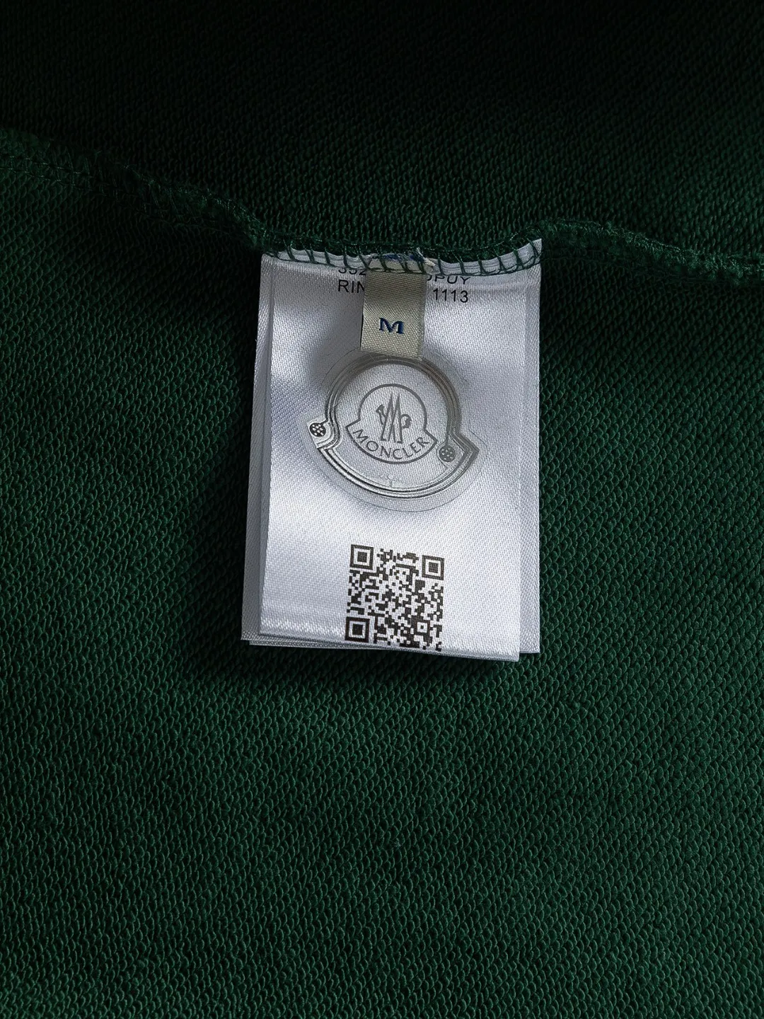 P240 MONCLER Moncler high version slightly wide version S-XL 25SS early autumn and winter sweatshirt Paris fashion catwalk style The top and most classic simple letter embroidery on the chest🪡logo round neck short sleeves, exquisite craftsmanship counter fabrics, fusion of top elements, 450g washed pure cotton fabric, pure cotton breathable, very refreshing and comfortable for daily wear. The rib knitting on the neckline is flat and tight, and the neckline will not be skewed if you toss it casually. The loose version, you will find that it really looks good on the upper body, the overall is simple and neat, super versatile for daily wear! Pair it casually with a pair of pants to look youthful. A sweatshirt and T-shirt will make your outfit crazy. It is a fashionable item that can never go wrong! Classic sweatshirts are available in all 3 categories and are fashionable for trendy men. They are unparalleled in terms of upper body comfort. They can be said to be a must-have companion for summer. Their excellent breathability and comfortable fit are unparalleled ~ Recommended! !  Color: Black Gray Green Size: S-XL Size chart: S: Shoulder width 51-Bust 56-Length 69 M: Shoulder width 52.5-Bust 58-Length 71 L: Shoulder width 54-Bust 60-Length 73 XL: Shoulder width 55.5-Bust 62-Length 75