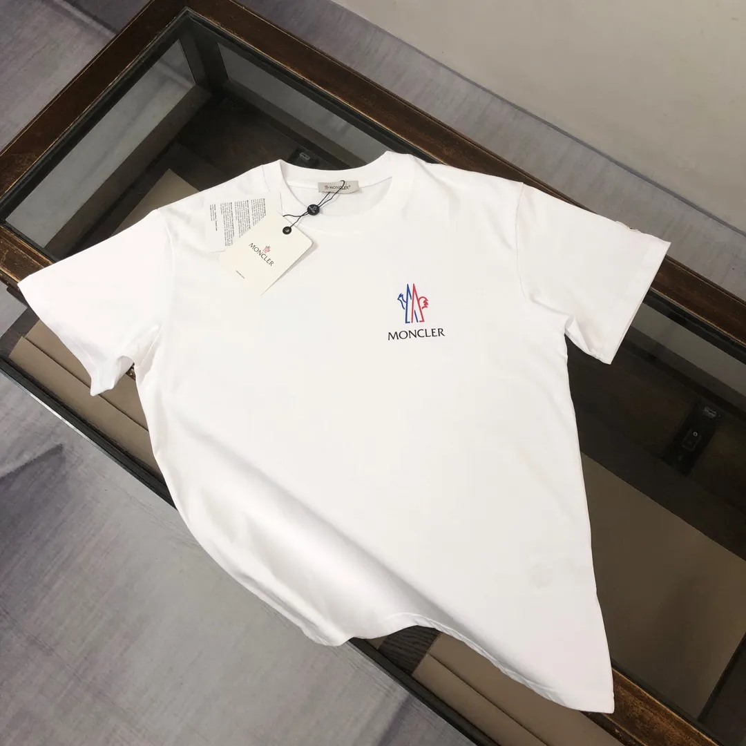P160 MONCLER 2025 latest couple style round neck short-sleeved couple T-shirt, new spring and summer product, high quality 🔥🔥Three-dimensional logo letter logo printing technology on the chest! Fashionable and versatile trendy styles, customized imported fabrics! Comfortable to wear, breathable, fashionable without losing personality, the upper body is casual and casual, handsome and stylish, showing the temperament of a big brand. All three standards are complete! ! Color: Black White Gray Navy Size: S M L XL (Loose fit, please state your height and weight when placing an order)
