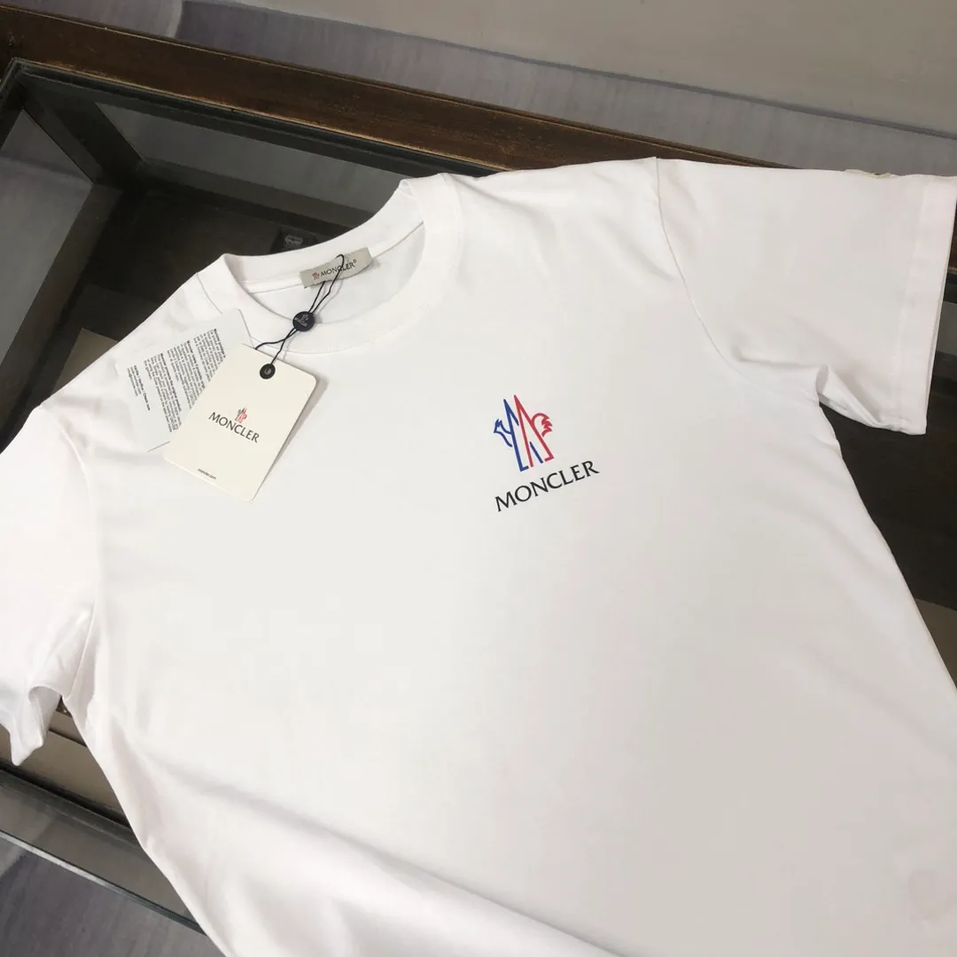P160 MONCLER 2025 latest couple style round neck short-sleeved couple T-shirt, new spring and summer product, high quality 🔥🔥Three-dimensional logo letter logo printing technology on the chest! Fashionable and versatile trendy styles, customized imported fabrics! Comfortable to wear, breathable, fashionable without losing personality, the upper body is casual and casual, handsome and stylish, showing the temperament of a big brand. All three standards are complete! ! Color: Black White Gray Navy Size: S M L XL (Loose fit, please state your height and weight when placing an order)