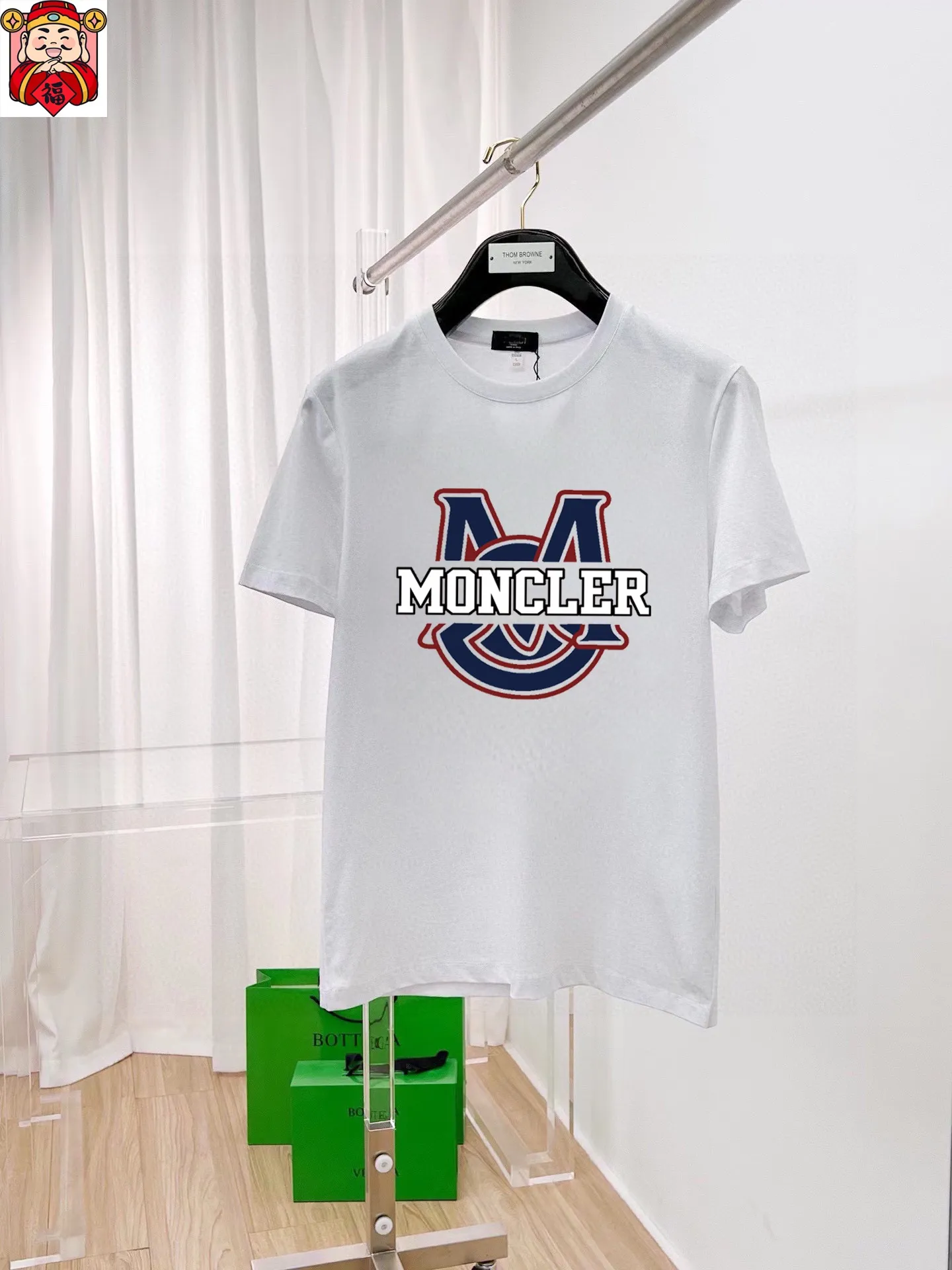 P140 Original men's casual short-sleeved T-shirt from the brand [MONCLER] (Good News for Fat People), new product for the spring and summer of 2025, customized with top-notch logo craftsmanship on the chest, matching details throughout the piece, top-notch quality and tailoring design, customized imported mercerized cotton fabric! Full of style, the color scheme is light and versatile. M-5XL (wear up to 220 pounds)