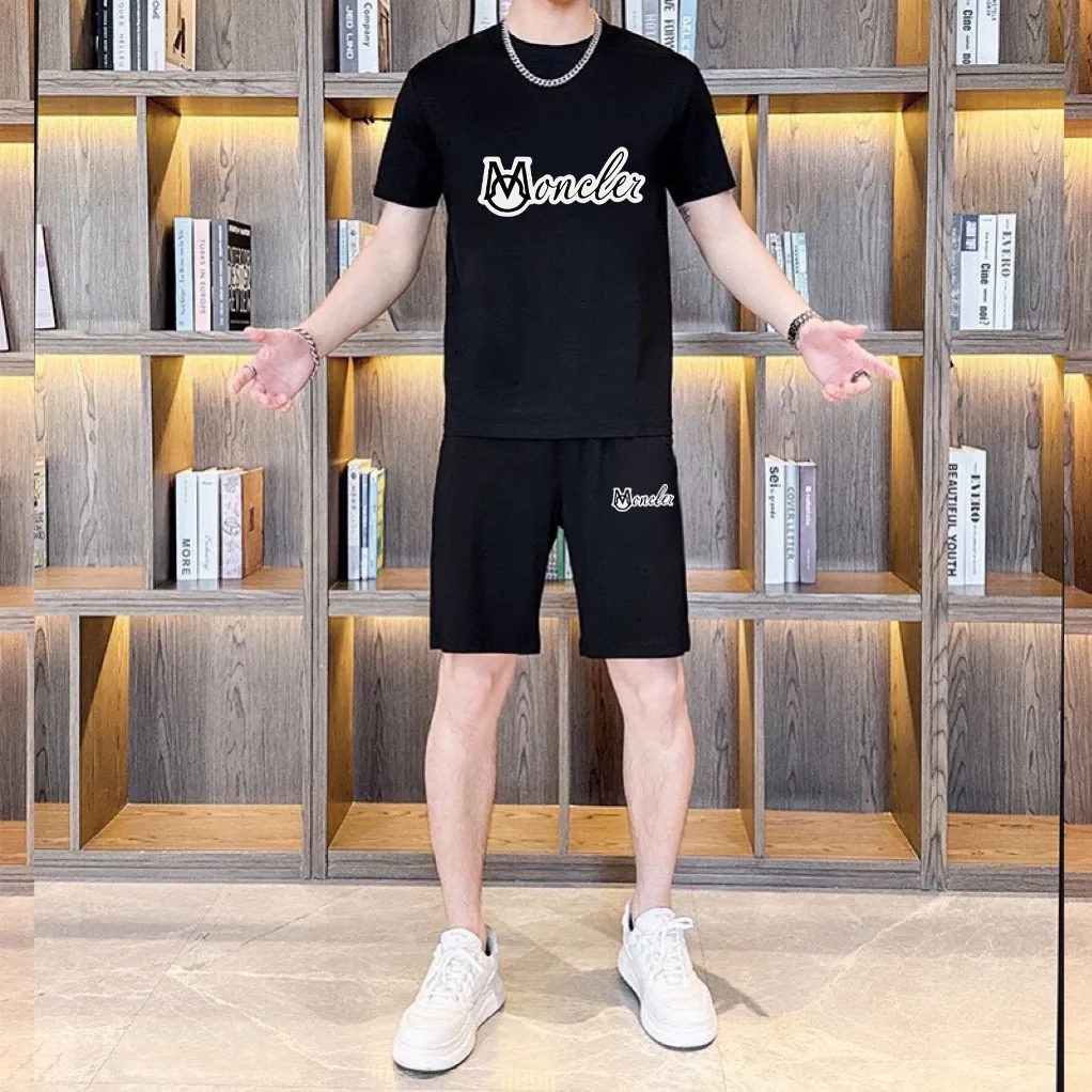 P280 Brand [MONCLER] 2025 new men’s short-sleeved shorts suit! Synchronous sales on the official website! High-end version on the market! It feels delicate and soft! Make you more comfortable to wear! The draped silhouette is awesome! Size: M-5XL (please state your height and weight when placing an order)