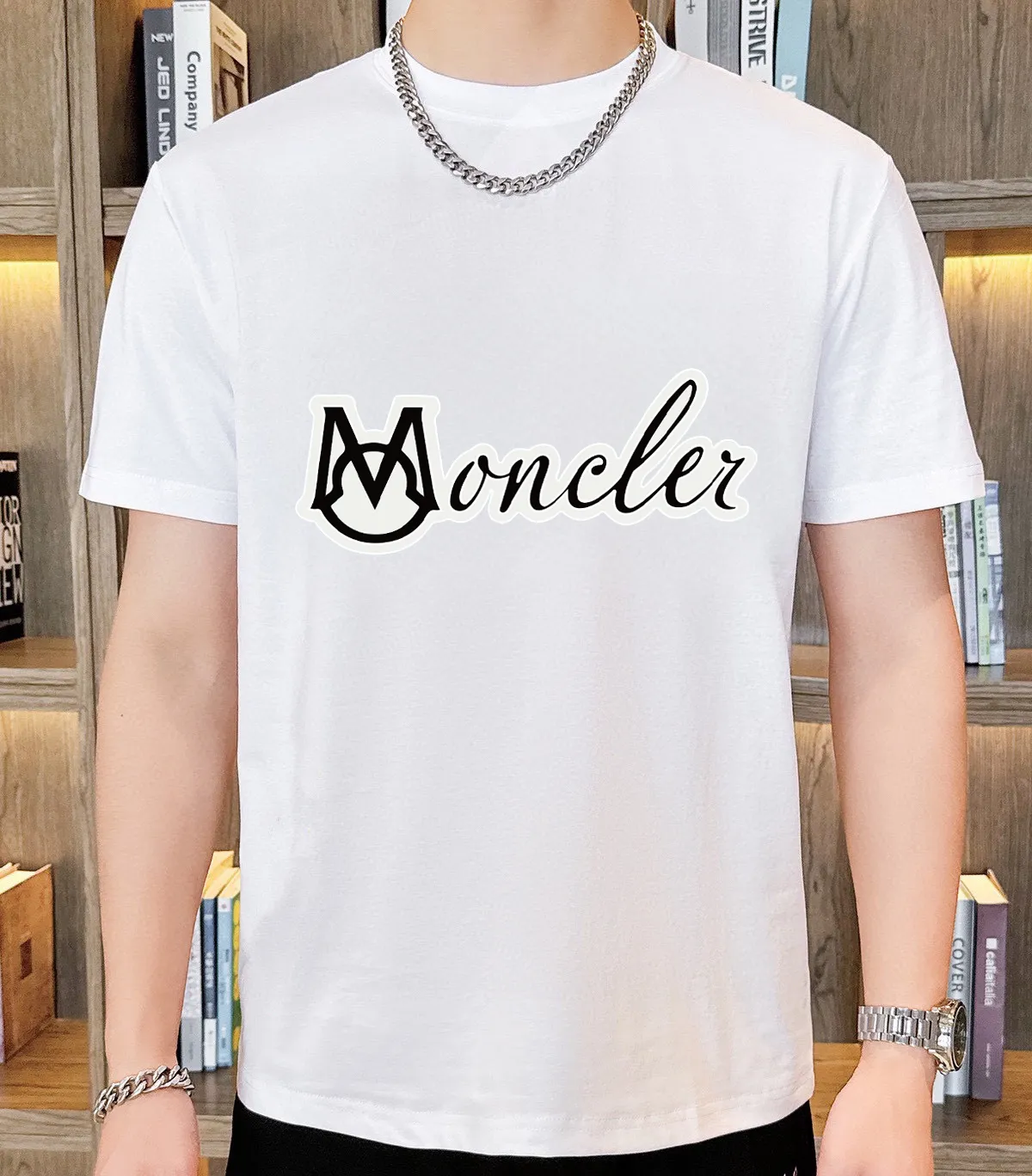 P280 Brand [MONCLER] 2025 new men’s short-sleeved shorts suit! Synchronous sales on the official website! High-end version on the market! It feels delicate and soft! Make you more comfortable to wear! The draped silhouette is awesome! Size: M-5XL (please state your height and weight when placing an order)