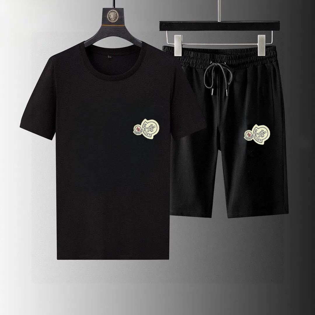 P280 Brand [MONCLER] 2025 new men’s short-sleeved shorts suit! Synchronous sales on the official website! High-end version on the market! It feels delicate and soft! Make you more comfortable to wear! The draped silhouette is awesome! Size: M-5XL (please state your height and weight when placing an order)